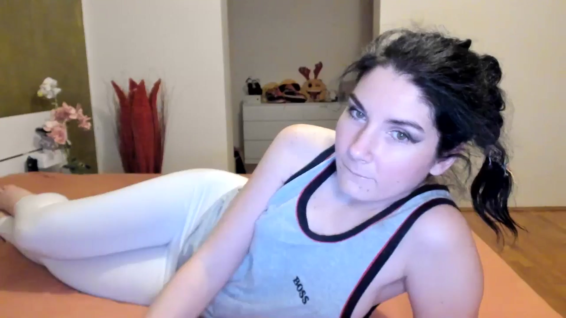 Gallery image thumbnail from SiouxPrincess's myfreecams stream on, 04/26/2024, 23:17 image 6 of 20