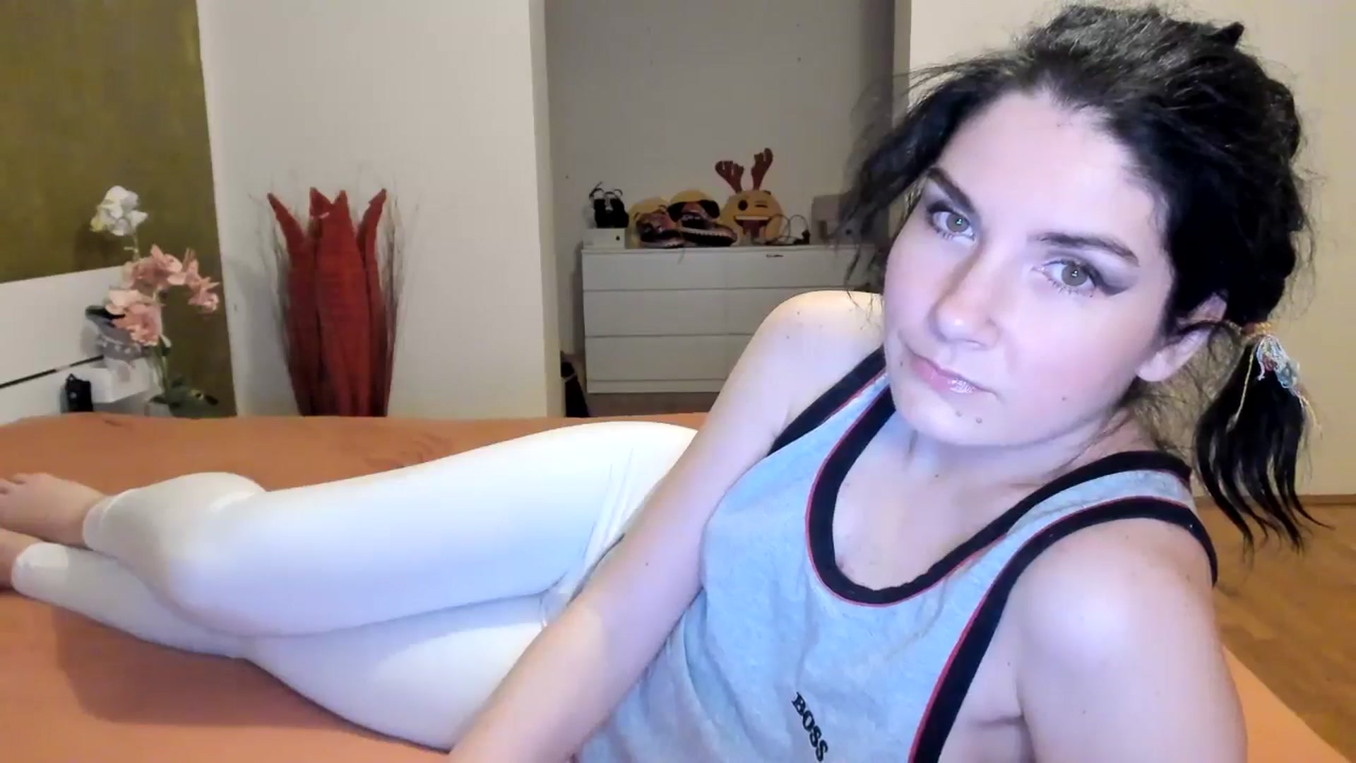 Gallery image thumbnail from SiouxPrincess's myfreecams stream on, 04/26/2024, 23:17 image 4 of 20