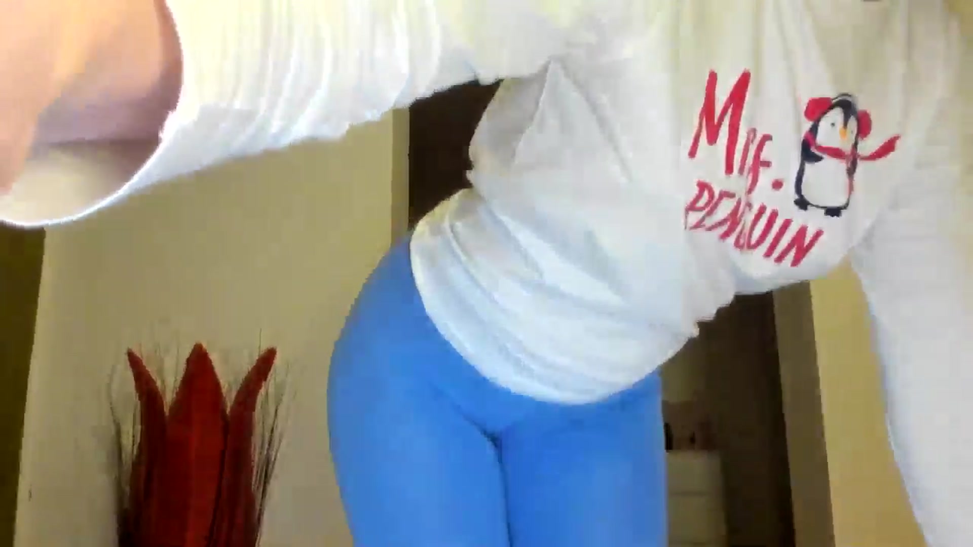 Gallery image thumbnail from SiouxPrincess's myfreecams stream on, 05/10/2024, 23:07 image 7 of 20