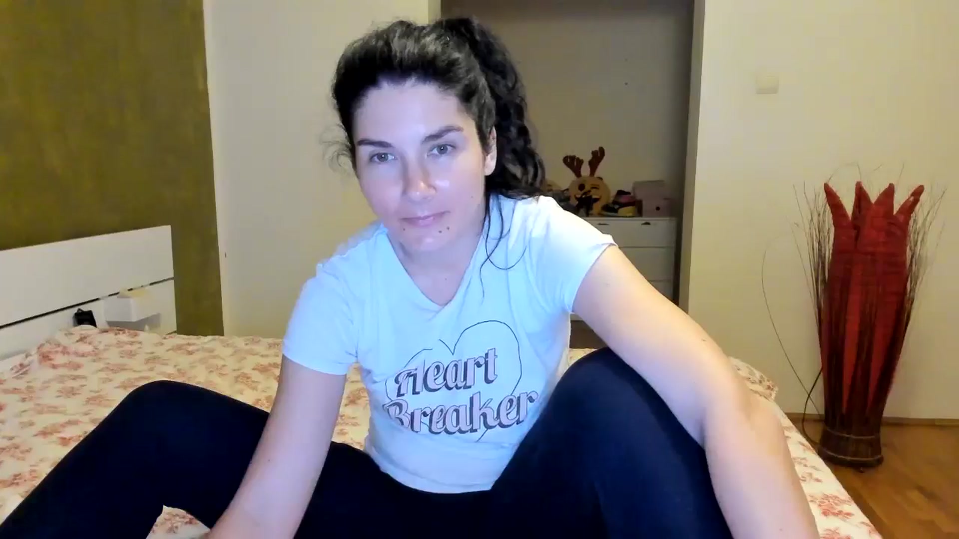 Gallery image thumbnail from SiouxPrincess's myfreecams stream on, 05/24/2024, 21:55 image 15 of 20