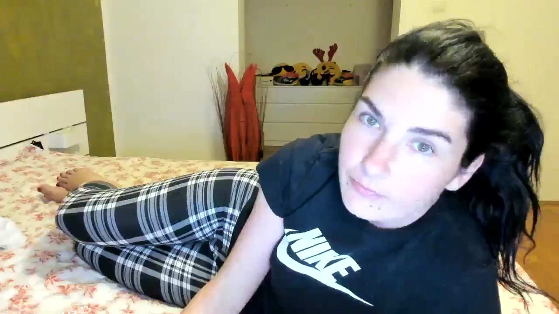 Gallery image thumbnail from SiouxPrincess's myfreecams stream on, 05/28/2024, 21:34 image 10 of 20