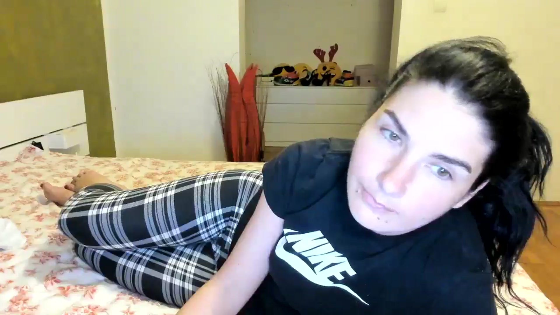 Gallery image thumbnail from SiouxPrincess's myfreecams stream on, 05/28/2024, 22:21 image 3 of 20