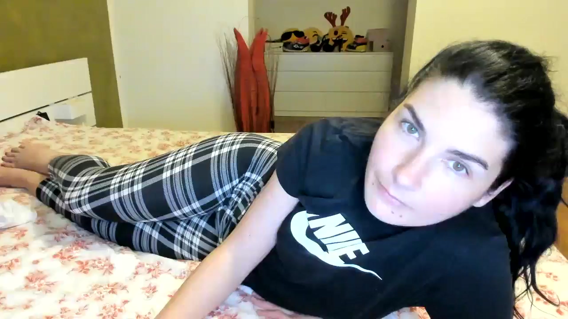 Gallery image thumbnail from SiouxPrincess's myfreecams stream on, 05/28/2024, 22:21 image 15 of 20
