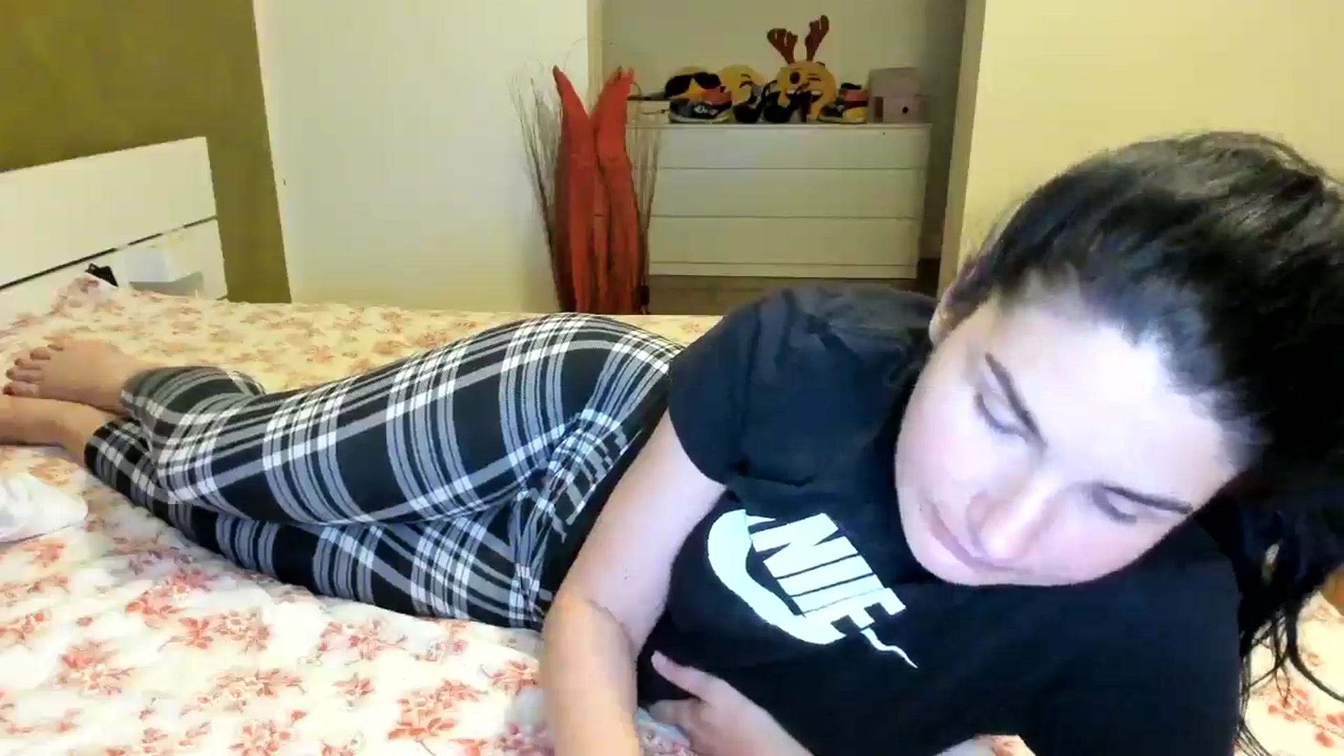 Gallery image thumbnail from SiouxPrincess's myfreecams stream on, 05/28/2024, 22:21 image 14 of 20