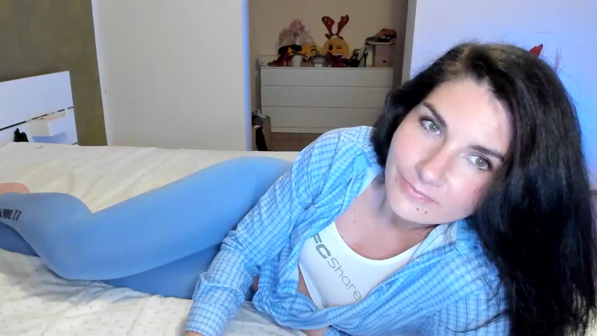 Gallery image thumbnail from SiouxPrincess's myfreecams stream on, 06/03/2024, 22:54 image 6 of 20