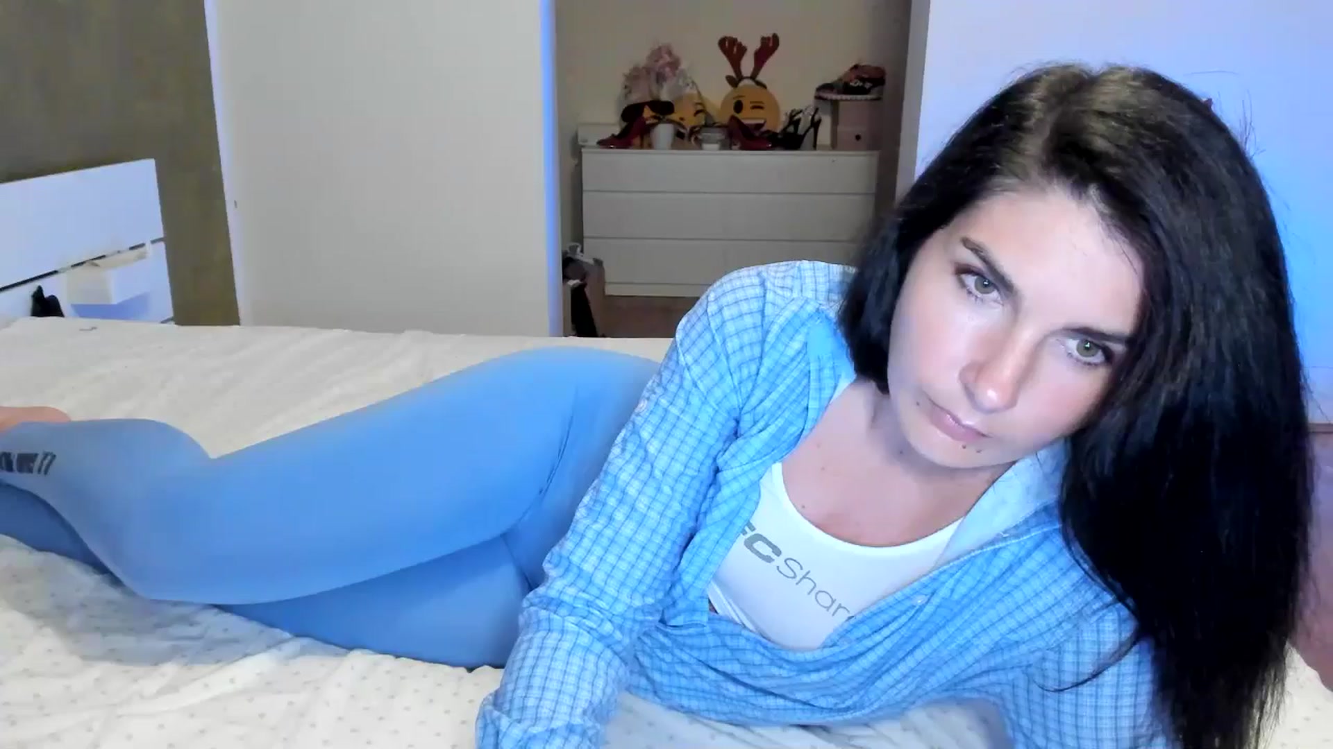 Gallery image thumbnail from SiouxPrincess's myfreecams stream on, 06/03/2024, 22:54 image 3 of 20