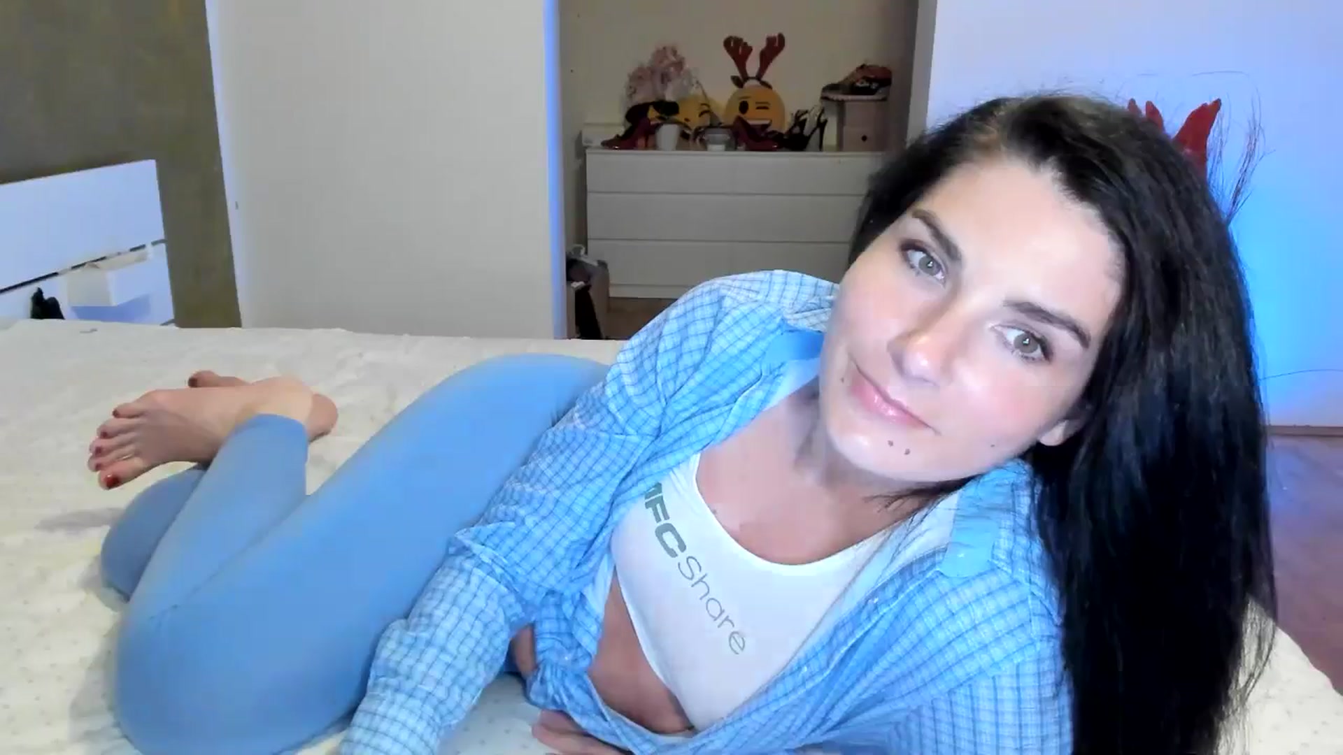 Gallery image thumbnail from SiouxPrincess's myfreecams stream on, 06/03/2024, 22:54 image 11 of 20