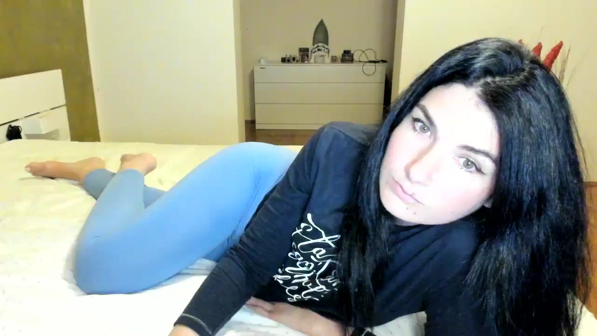 Gallery image thumbnail from SiouxPrincess's myfreecams stream on, 06/20/2024, 23:12 image 19 of 20