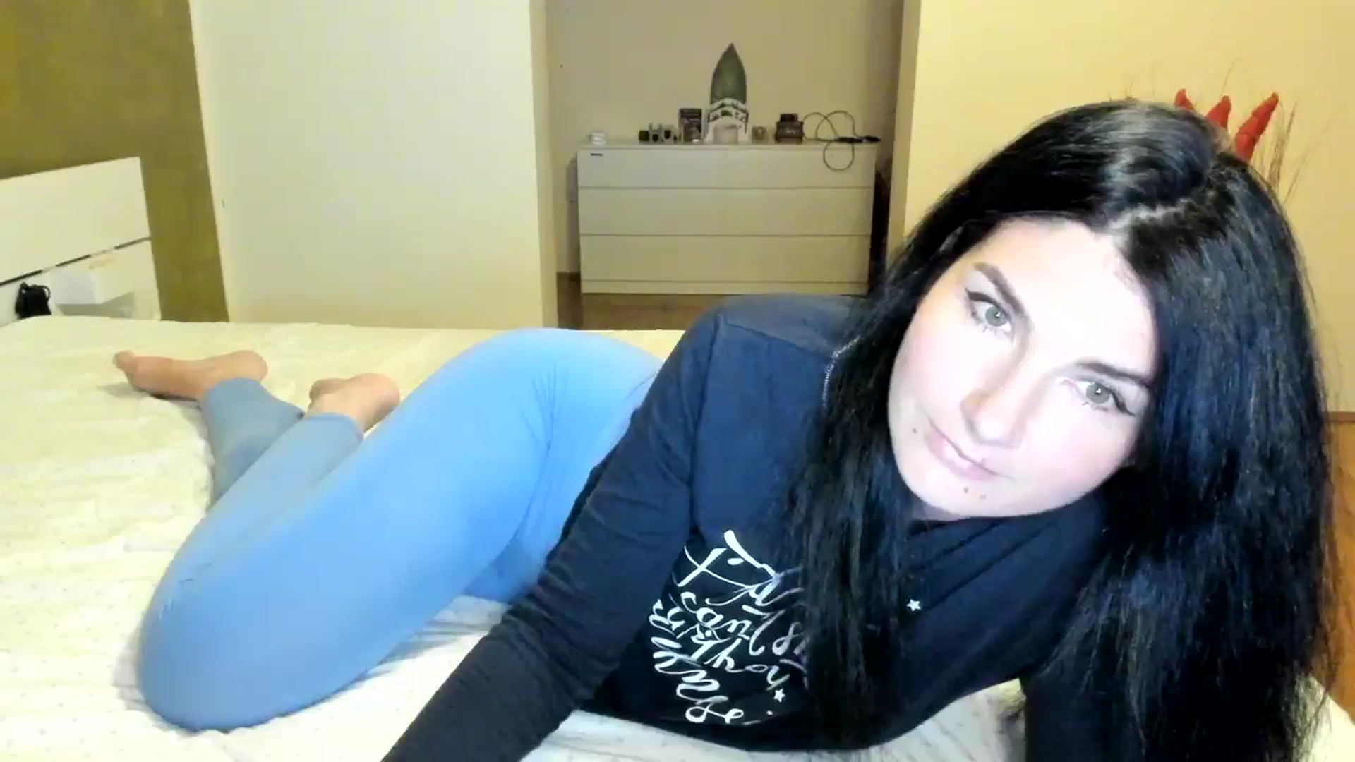 Gallery image thumbnail from SiouxPrincess's myfreecams stream on, 06/20/2024, 23:12 image 14 of 20
