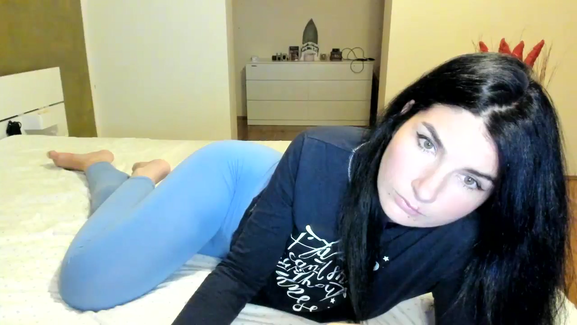 Gallery image thumbnail from SiouxPrincess's myfreecams stream on, 06/20/2024, 23:12 image 16 of 20