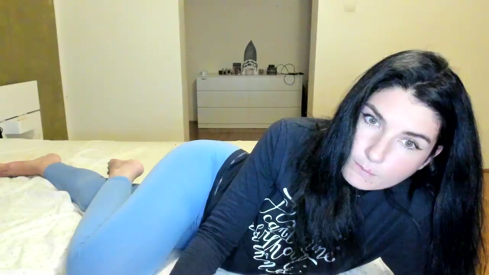 Gallery image thumbnail from SiouxPrincess's myfreecams stream on, 06/20/2024, 23:12 image 3 of 20