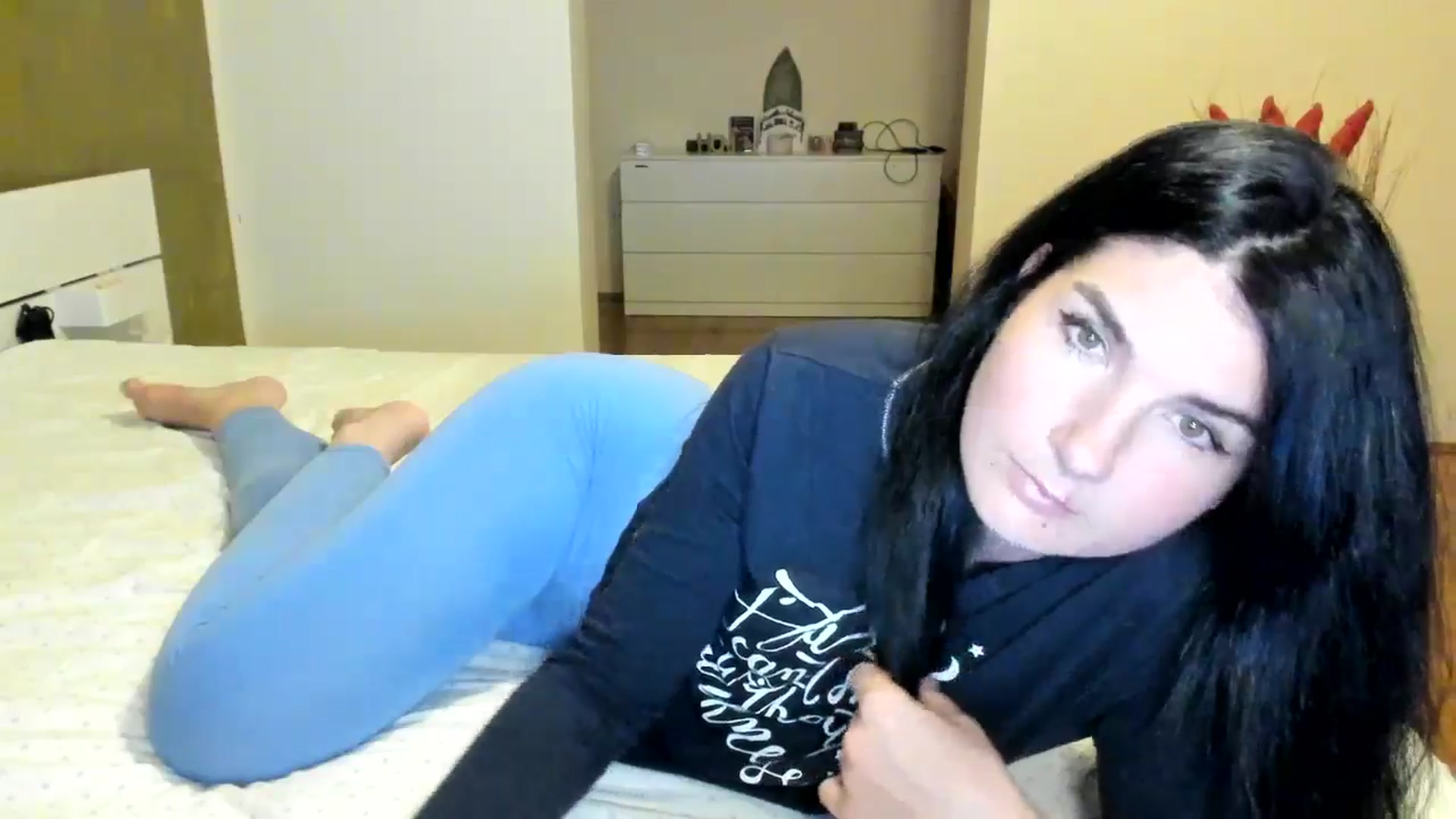 Gallery image thumbnail from SiouxPrincess's myfreecams stream on, 06/20/2024, 23:12 image 15 of 20