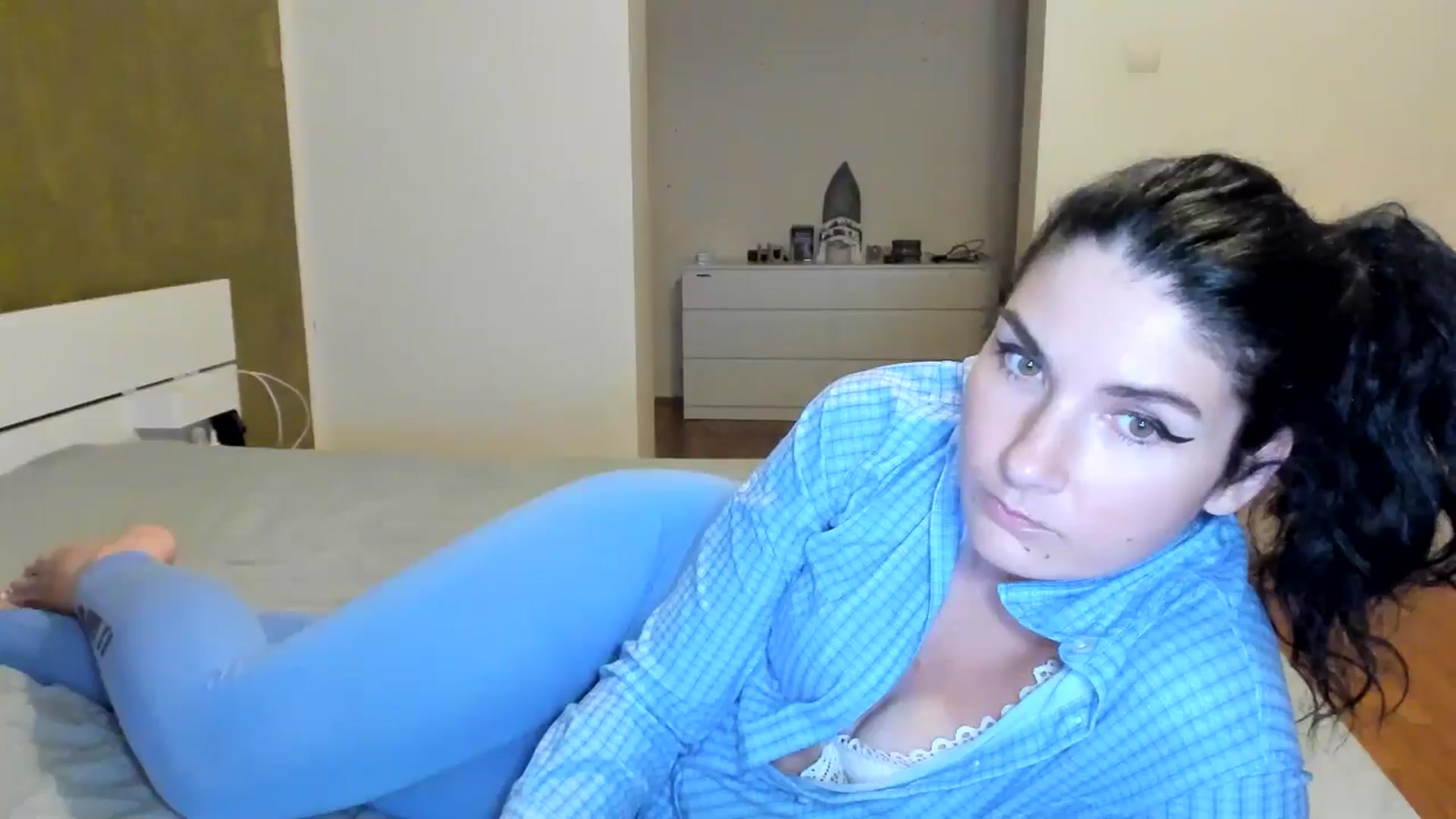 Gallery image thumbnail from SiouxPrincess's myfreecams stream on, 06/24/2024, 22:38 image 19 of 20