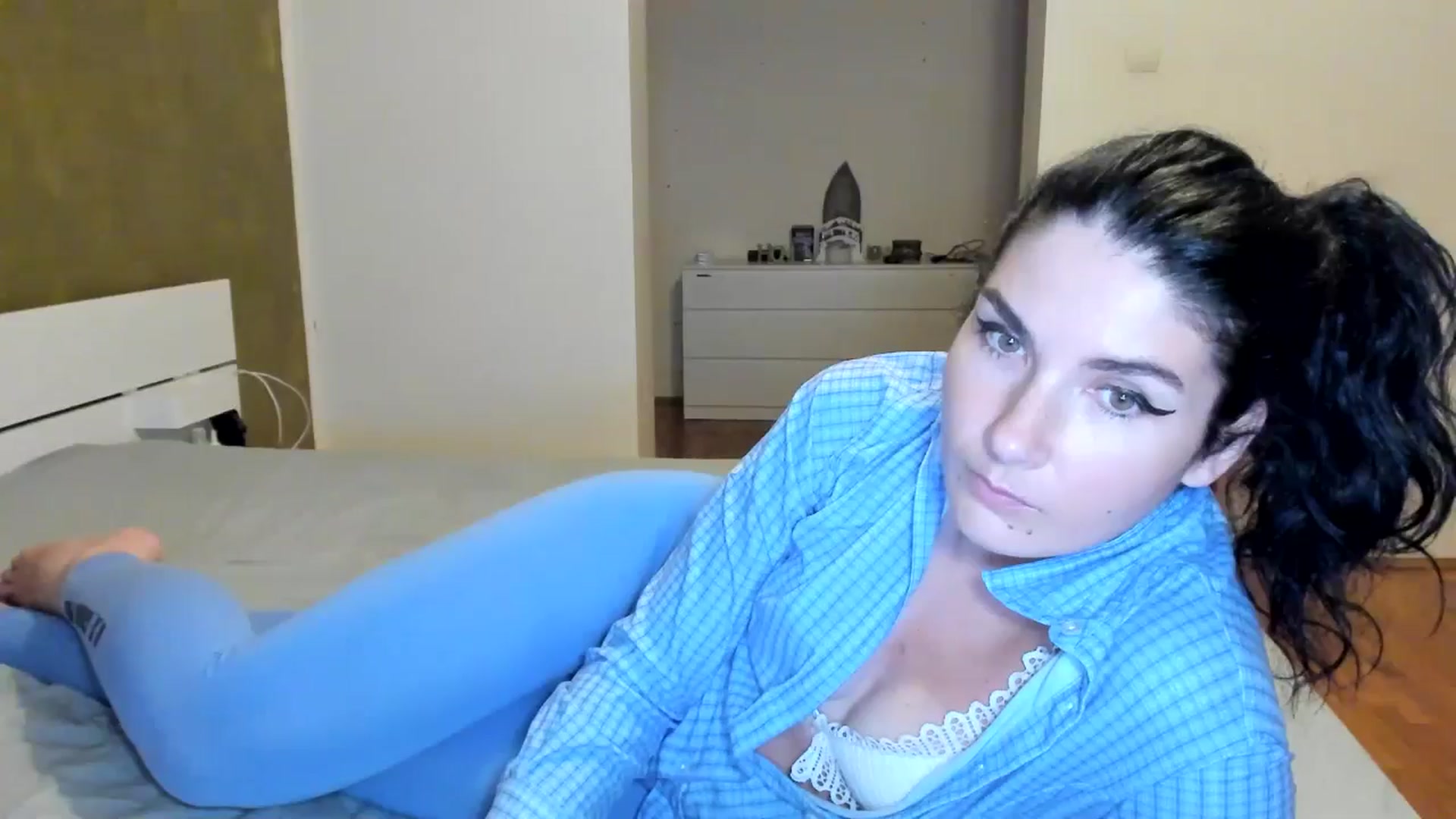 Gallery image thumbnail from SiouxPrincess's myfreecams stream on, 06/24/2024, 22:38 image 18 of 20