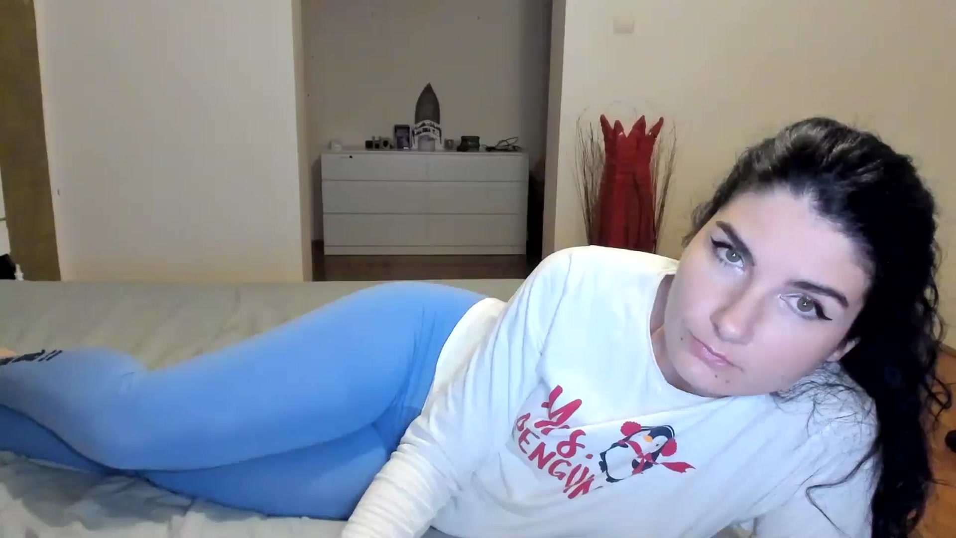 Gallery image thumbnail from SiouxPrincess's myfreecams stream on, 06/30/2024, 22:24 image 19 of 20