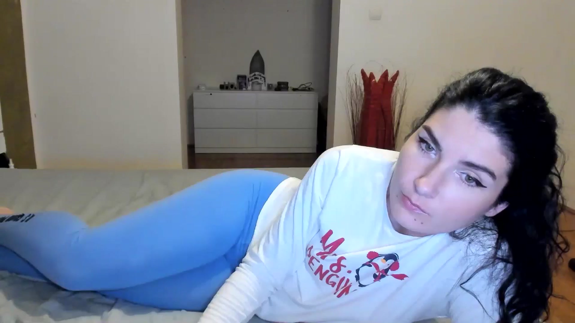 Gallery image thumbnail from SiouxPrincess's myfreecams stream on, 06/30/2024, 22:24 image 17 of 20