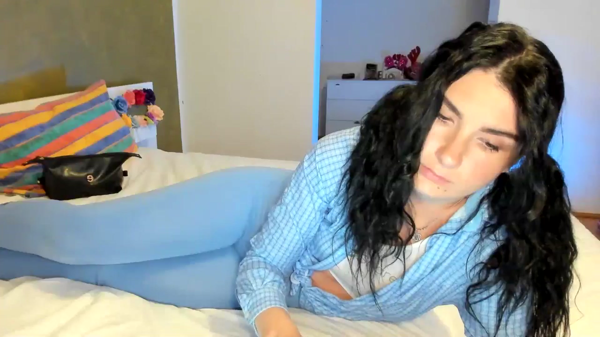 Gallery image thumbnail from SiouxPrincess's myfreecams stream on, 07/31/2024, 23:58 image 19 of 20