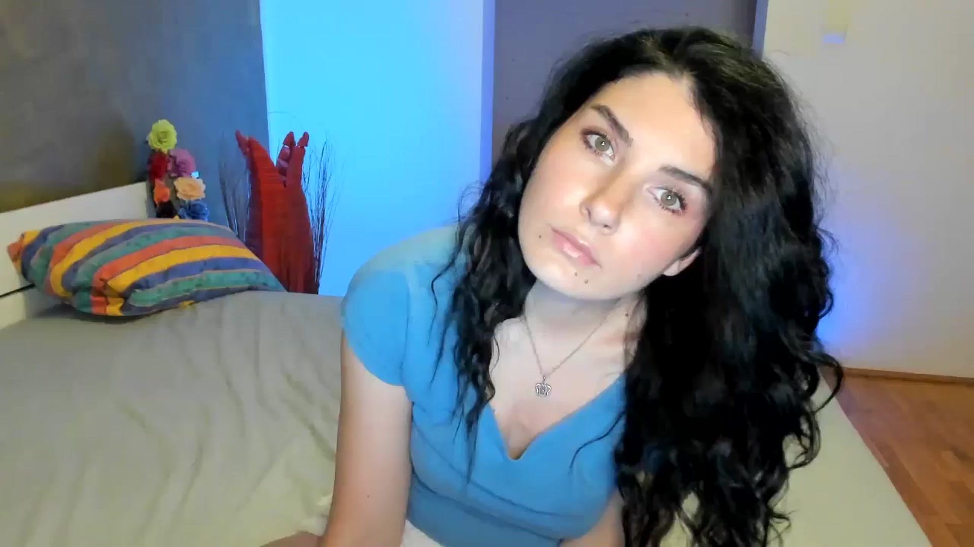 Gallery image thumbnail from SiouxPrincess's myfreecams stream on, 09/01/2024, 23:20 image 17 of 20
