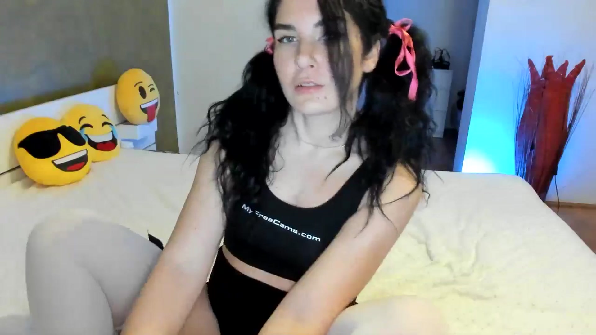 Gallery image thumbnail from SiouxPrincess's myfreecams stream on, 10/10/2024, 24:02 image 9 of 20