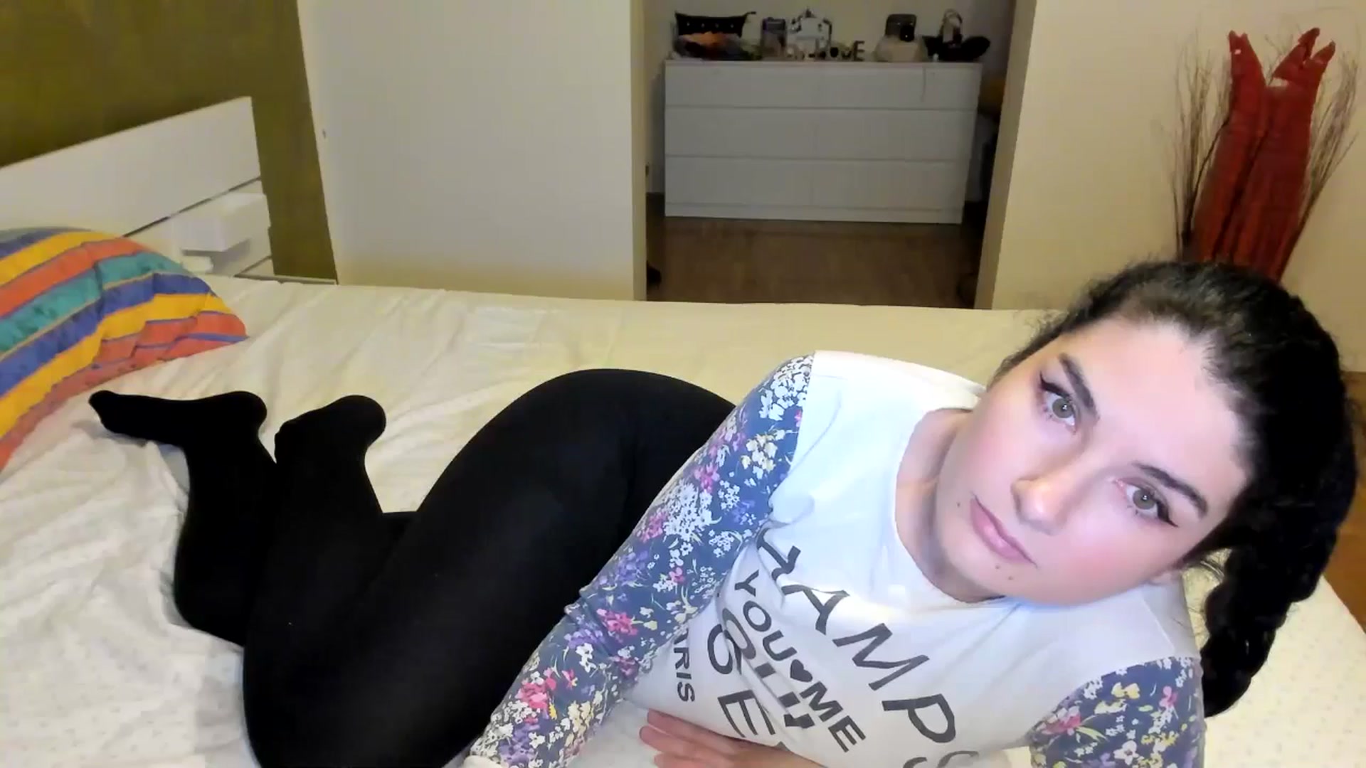 Gallery image thumbnail from SiouxPrincess's myfreecams stream on, 10/18/2024, 24:12 image 10 of 20