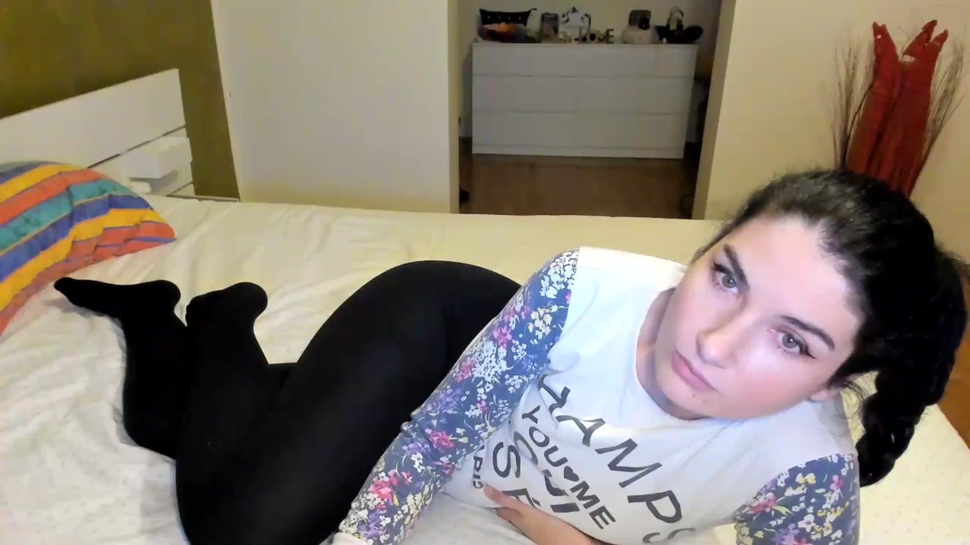 Gallery image thumbnail from SiouxPrincess's myfreecams stream on, 10/18/2024, 24:12 image 9 of 20