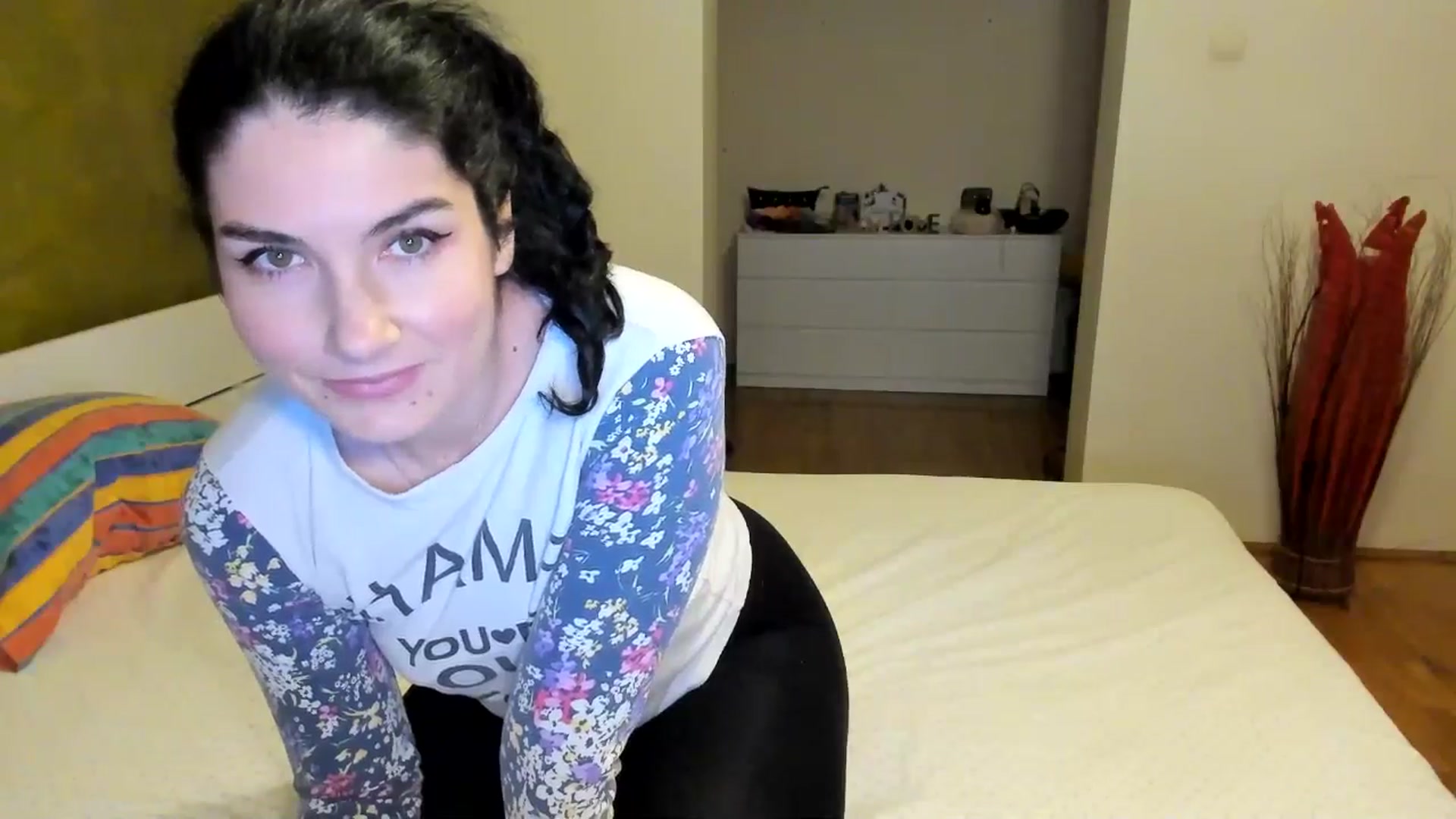 Gallery image thumbnail from SiouxPrincess's myfreecams stream on, 10/18/2024, 24:12 image 20 of 20