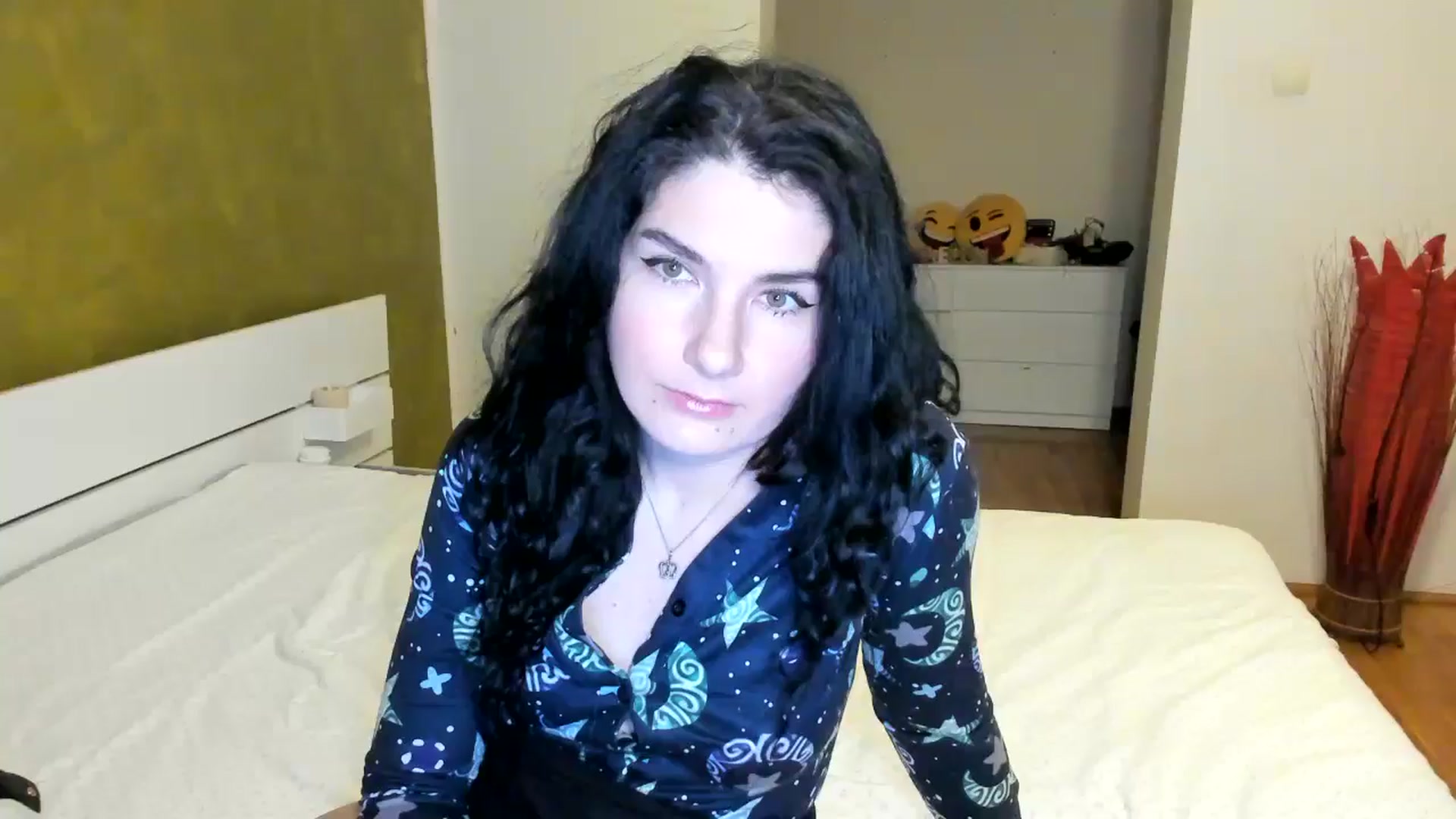 Gallery image thumbnail from SiouxPrincess's myfreecams stream on, 11/05/2024, 24:54 image 14 of 20
