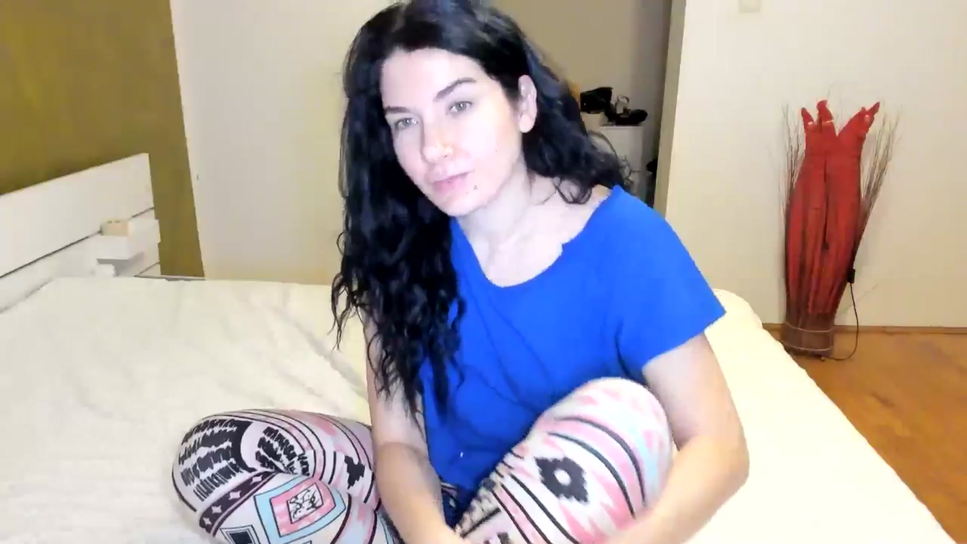 Gallery image thumbnail from SiouxPrincess's myfreecams stream on, 11/07/2024, 01:31 image 15 of 20
