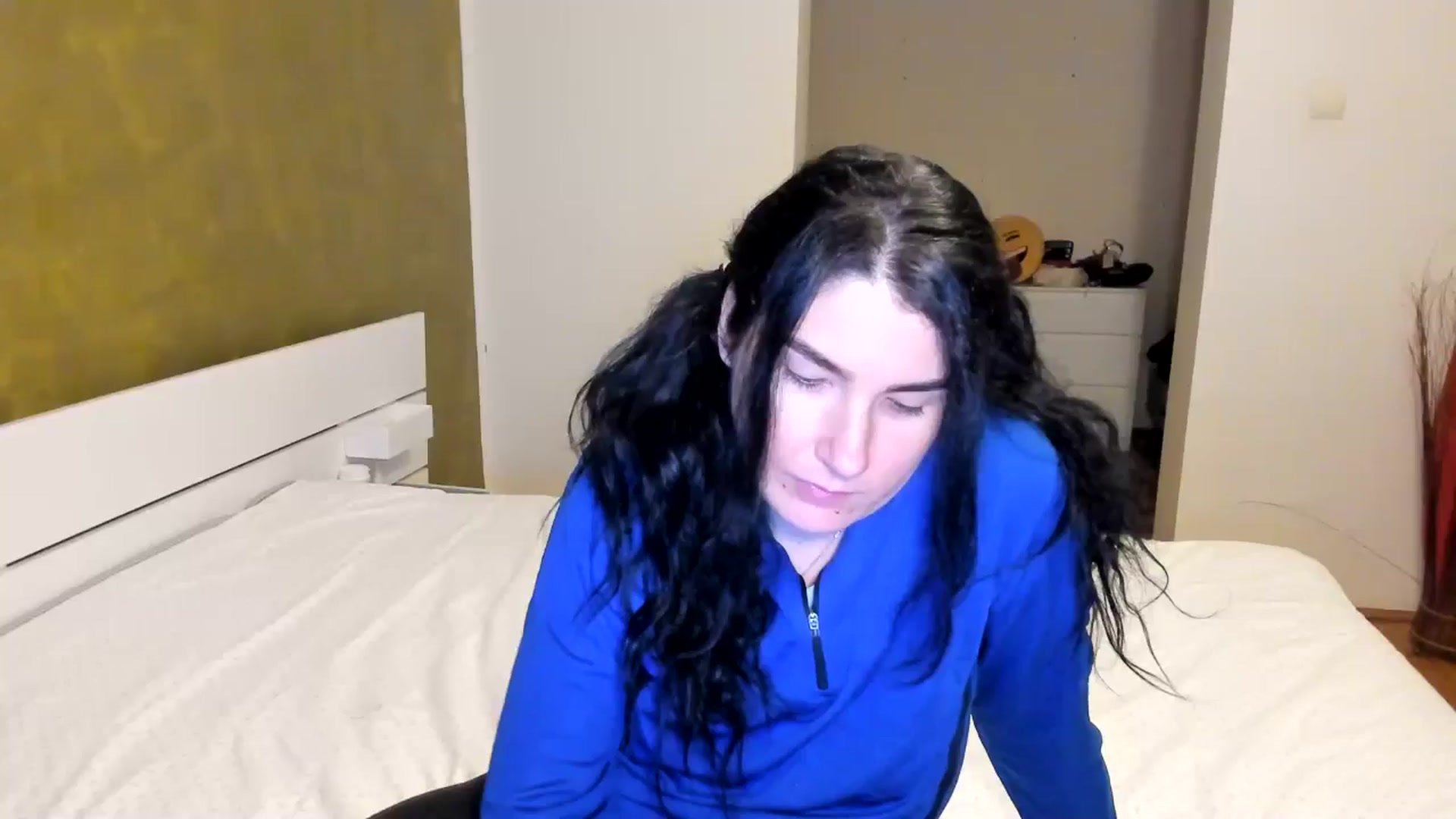 Gallery image thumbnail from SiouxPrincess's myfreecams stream on, 11/11/2024, 01:50 image 1 of 20