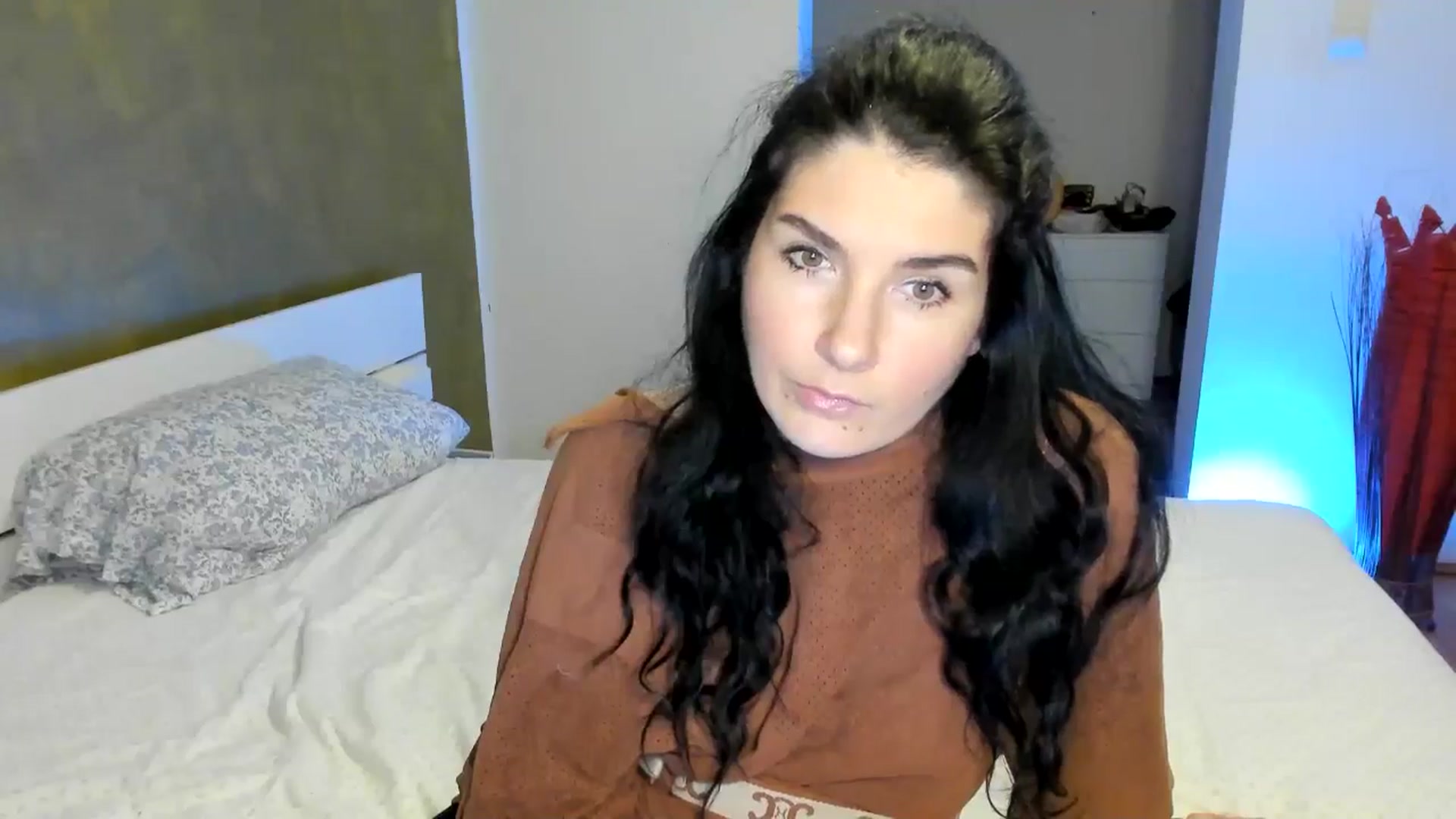 Gallery image thumbnail from SiouxPrincess's myfreecams stream on, 11/17/2024, 24:41 image 6 of 20