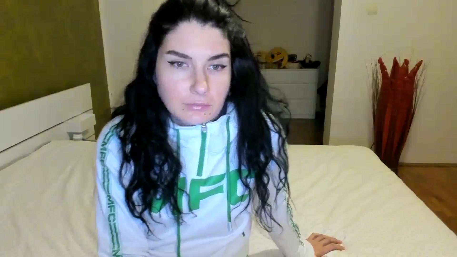 Gallery image thumbnail from SiouxPrincess's myfreecams stream on, 11/19/2024, 24:53 image 18 of 20