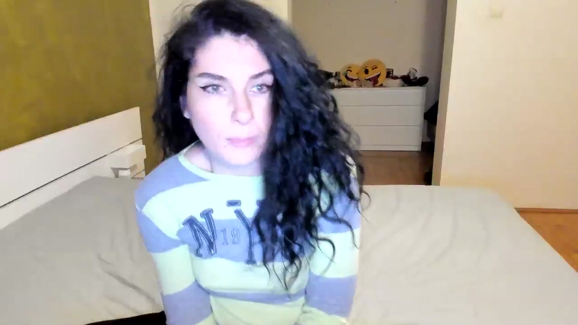 Gallery image thumbnail from SiouxPrincess's myfreecams stream on, 11/20/2024, 23:39 image 16 of 20