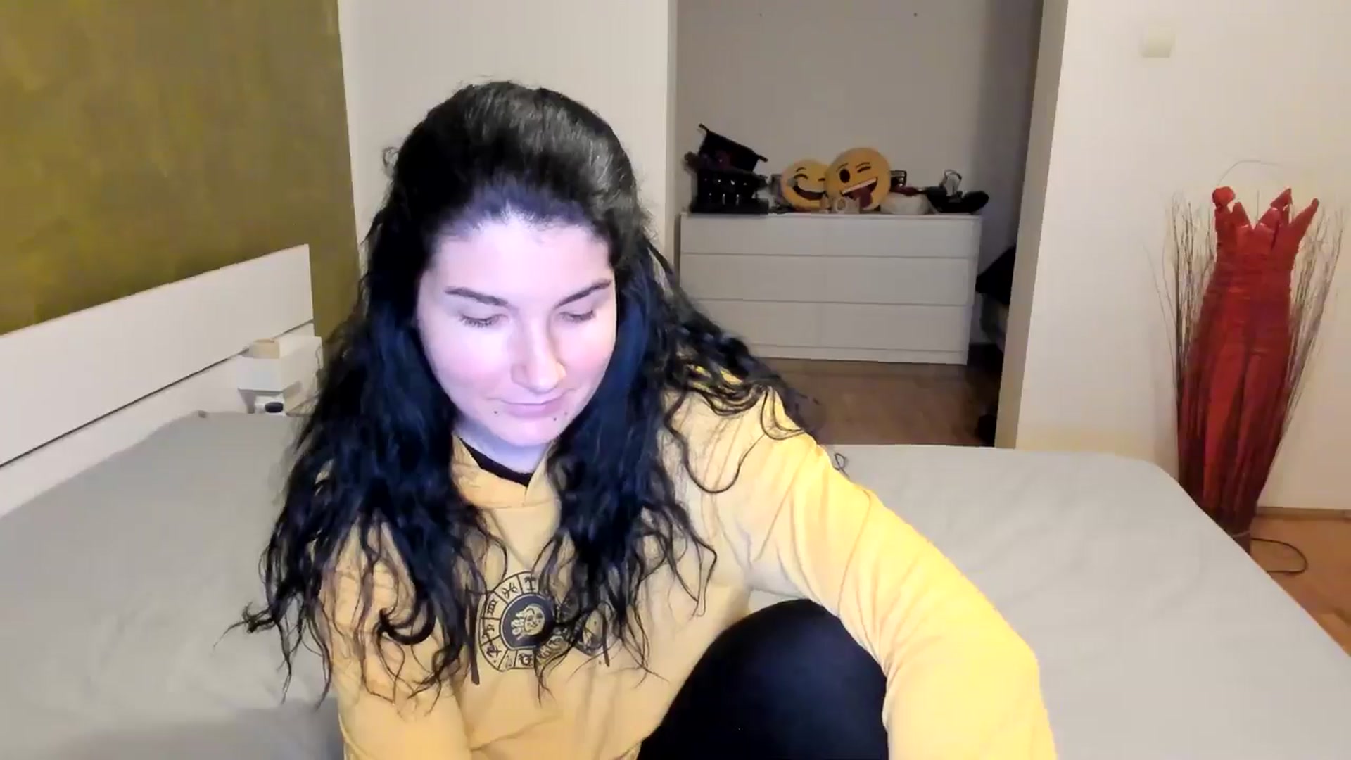 Gallery image thumbnail from SiouxPrincess's myfreecams stream on, 11/22/2024, 01:34 image 18 of 20