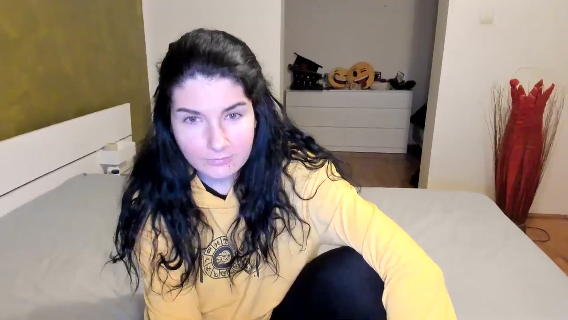 Gallery image thumbnail from SiouxPrincess's myfreecams stream on, 11/22/2024, 01:34 image 17 of 20