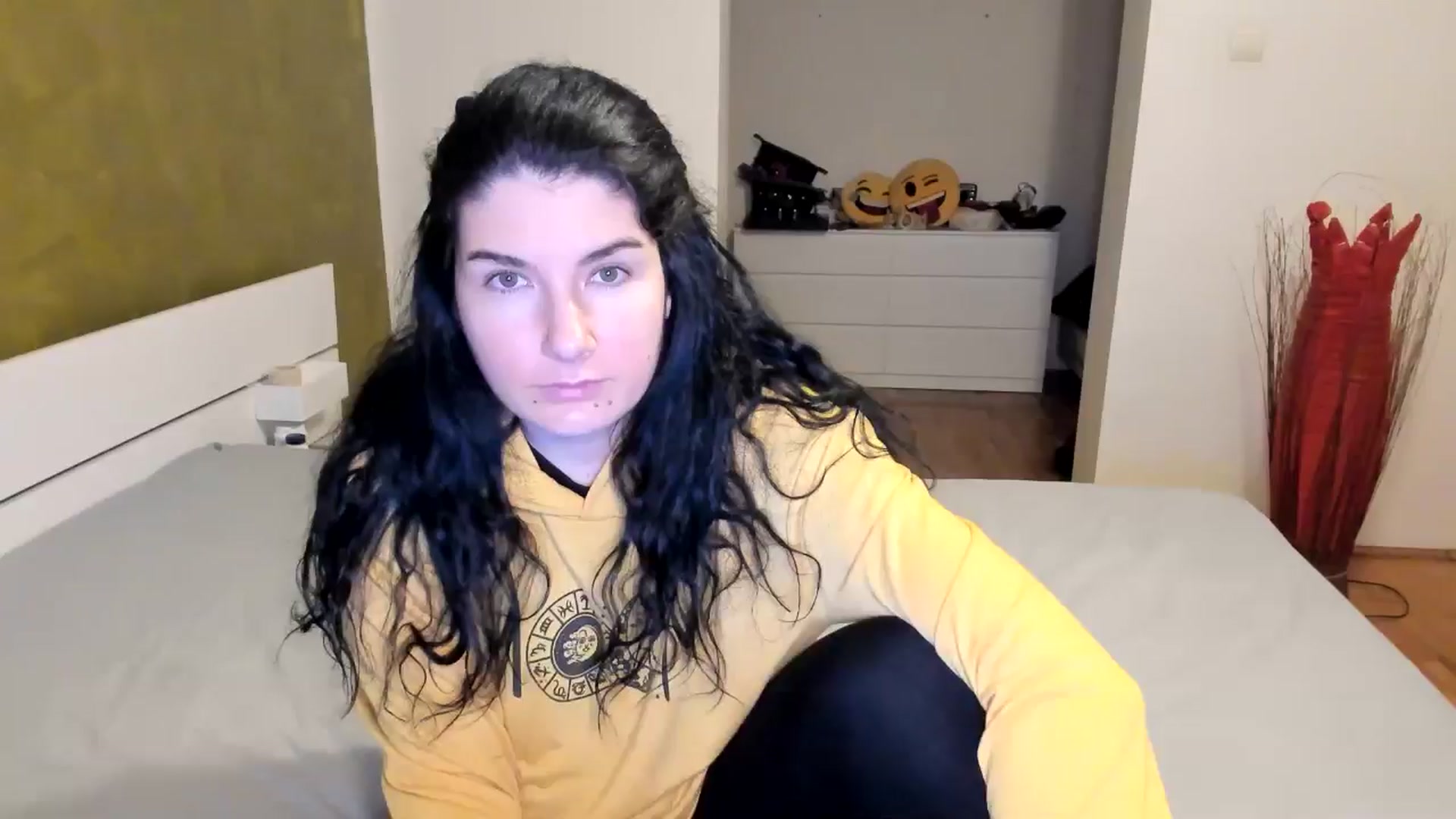 Gallery image thumbnail from SiouxPrincess's myfreecams stream on, 11/22/2024, 01:34 image 16 of 20