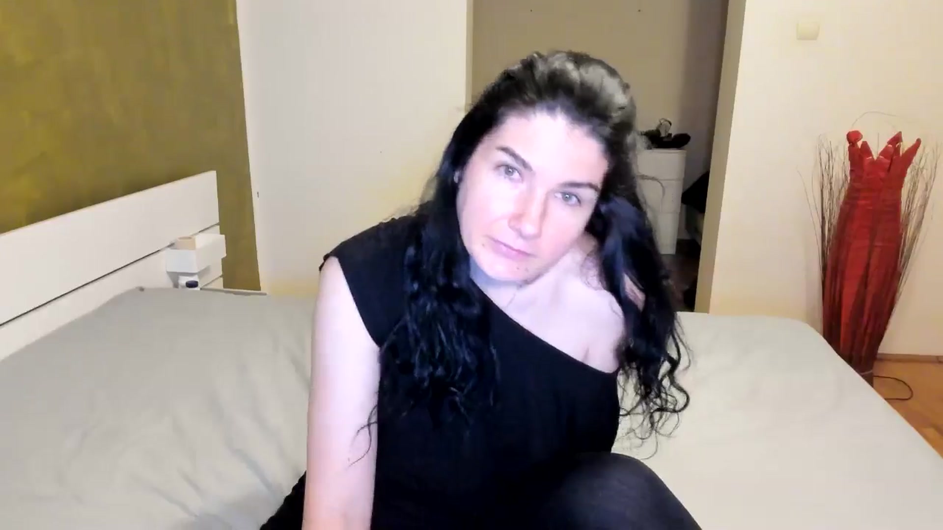 Gallery image thumbnail from SiouxPrincess's myfreecams stream on, 11/22/2024, 01:34 image 4 of 20
