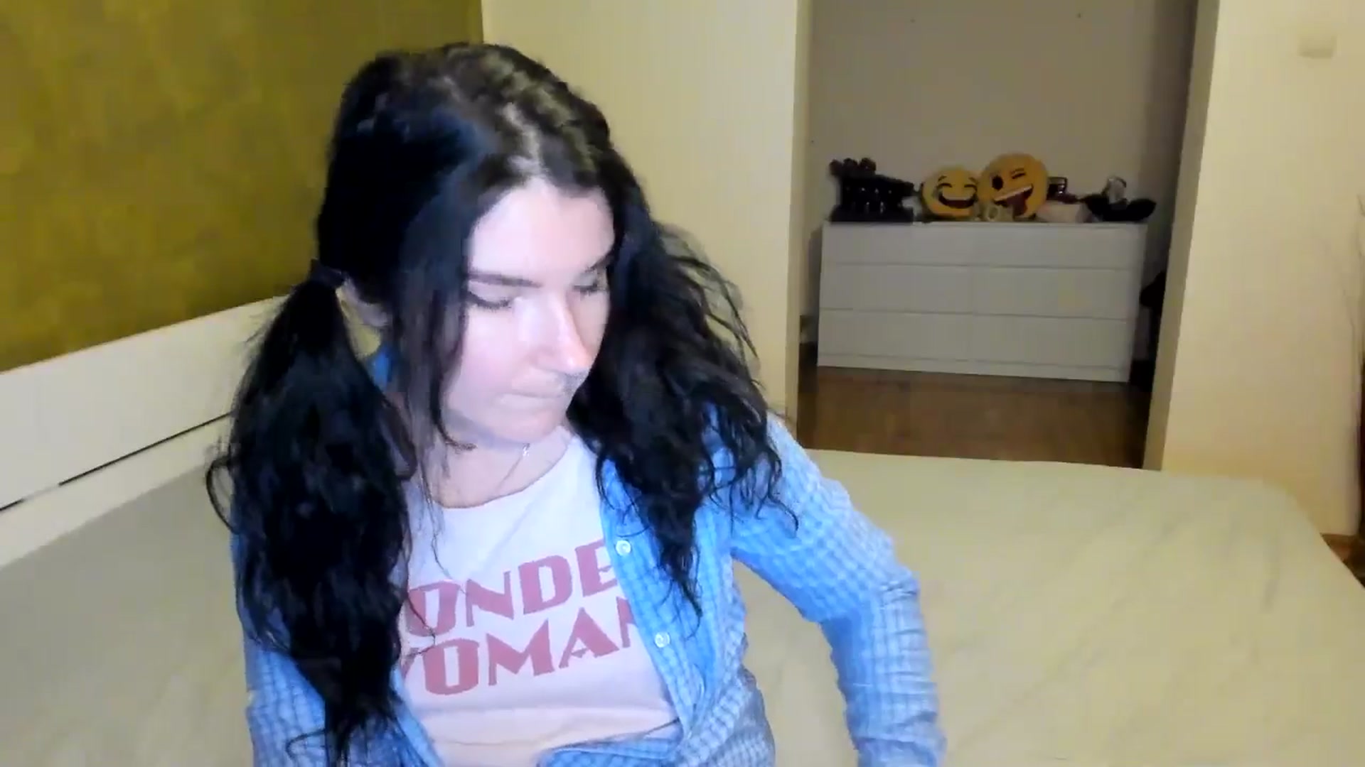 Gallery image thumbnail from SiouxPrincess's myfreecams stream on, 11/23/2024, 24:53 image 18 of 20