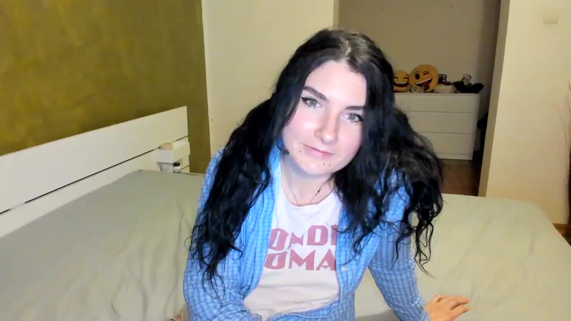 Gallery image thumbnail from SiouxPrincess's myfreecams stream on, 11/23/2024, 24:53 image 20 of 20