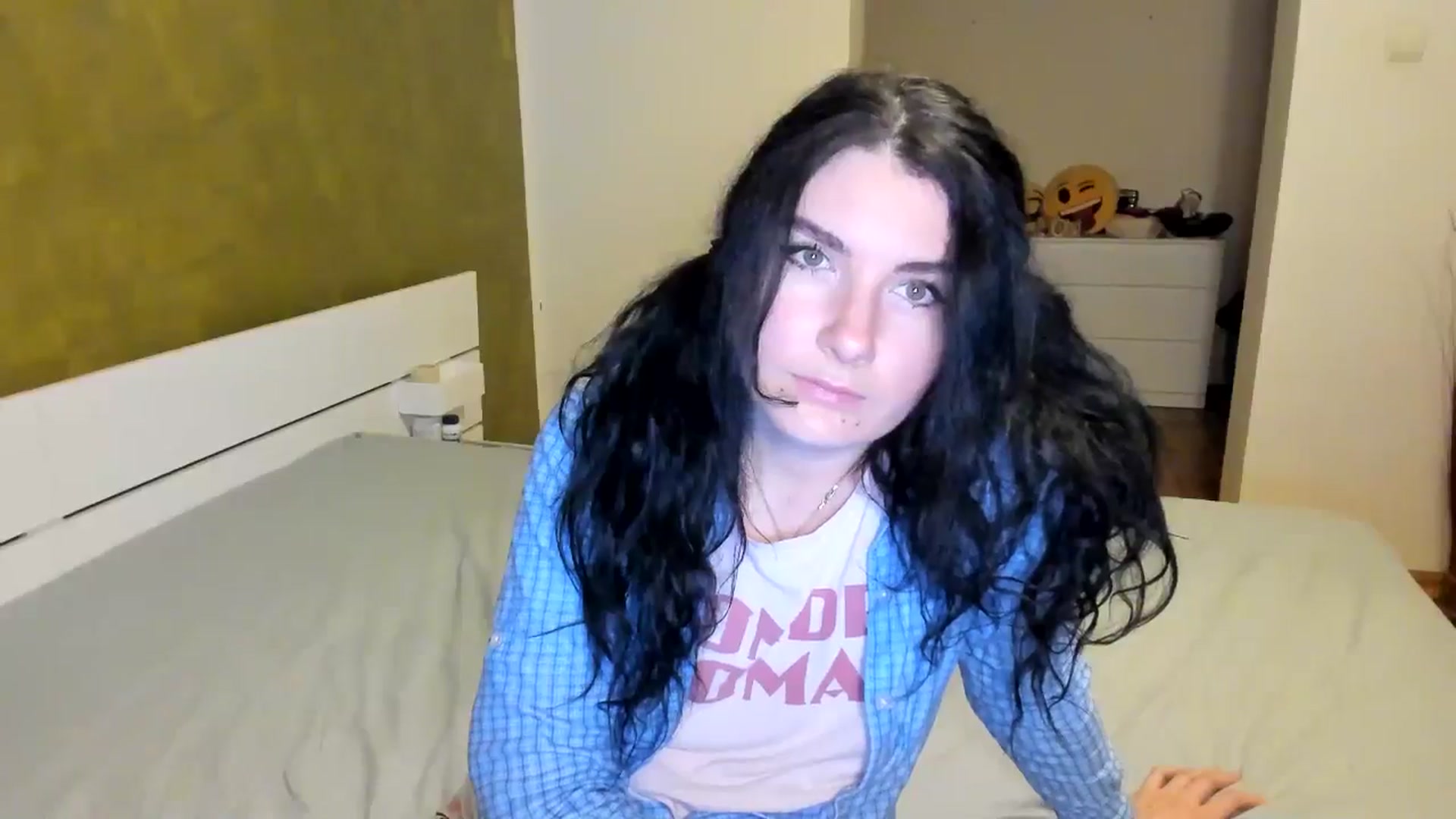 Gallery image thumbnail from SiouxPrincess's myfreecams stream on, 11/23/2024, 24:53 image 19 of 20