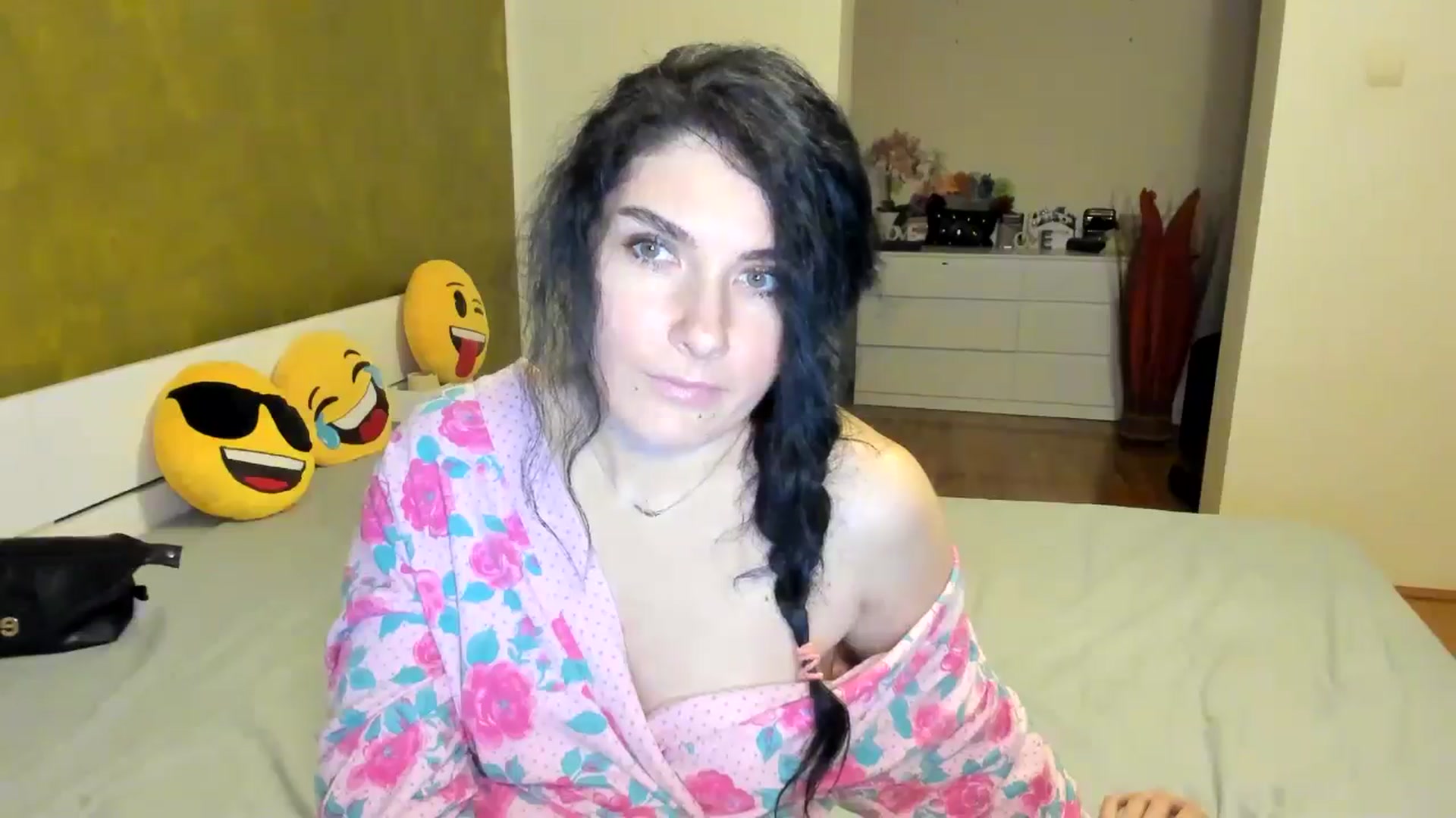 Gallery image thumbnail from SiouxPrincess's myfreecams stream on, 11/30/2024, 01:48 image 16 of 20
