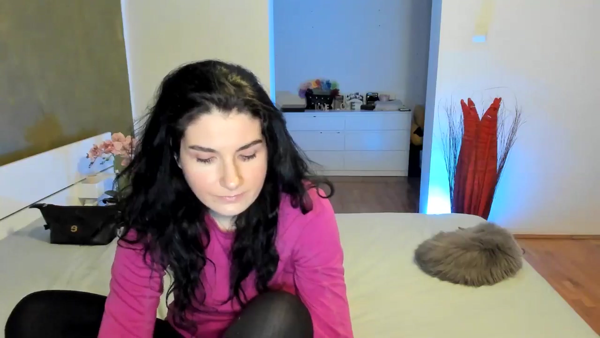 Gallery image thumbnail from SiouxPrincess's myfreecams stream on, 12/02/2024, 01:36 image 18 of 20