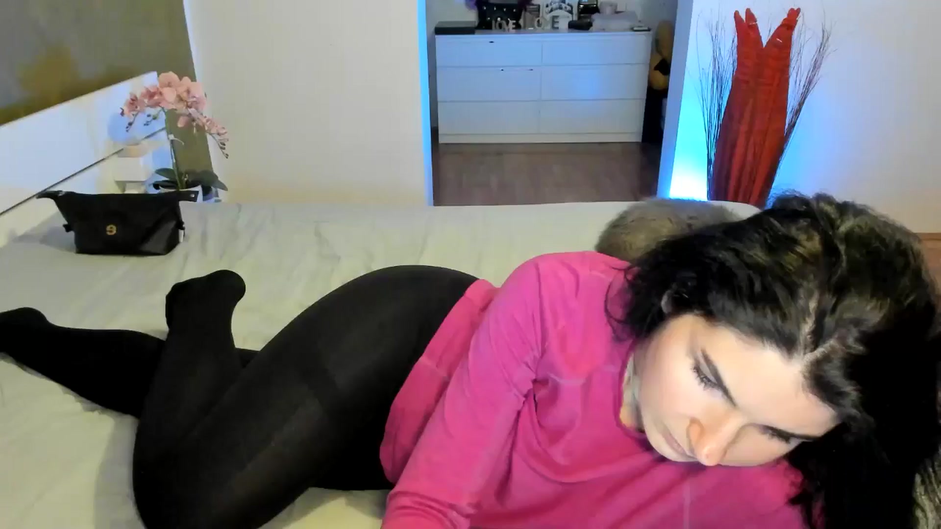Gallery image thumbnail from SiouxPrincess's myfreecams stream on, 12/02/2024, 01:36 image 2 of 20