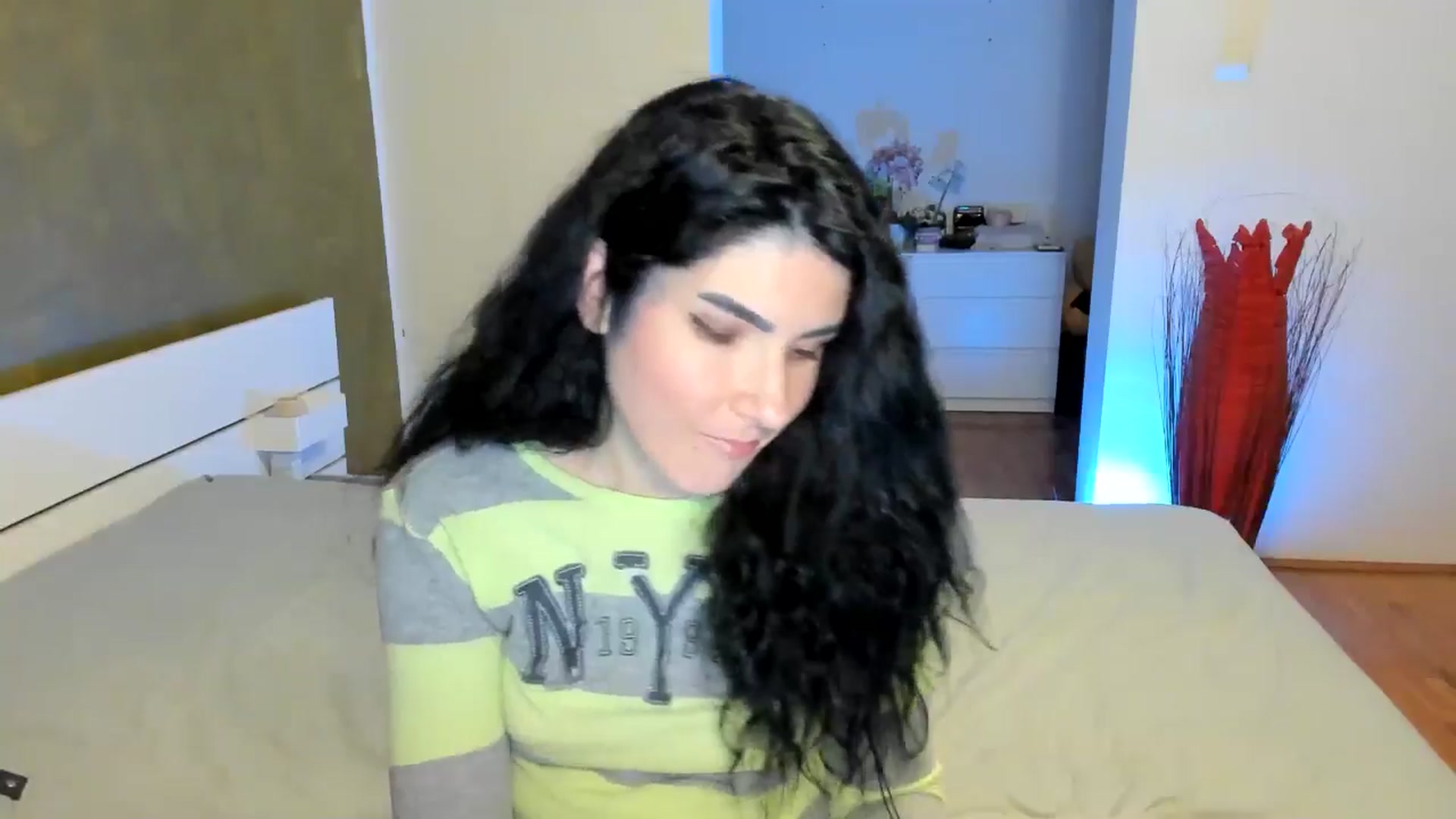 Gallery image thumbnail from SiouxPrincess's myfreecams stream on, 12/03/2024, 01:42 image 7 of 20