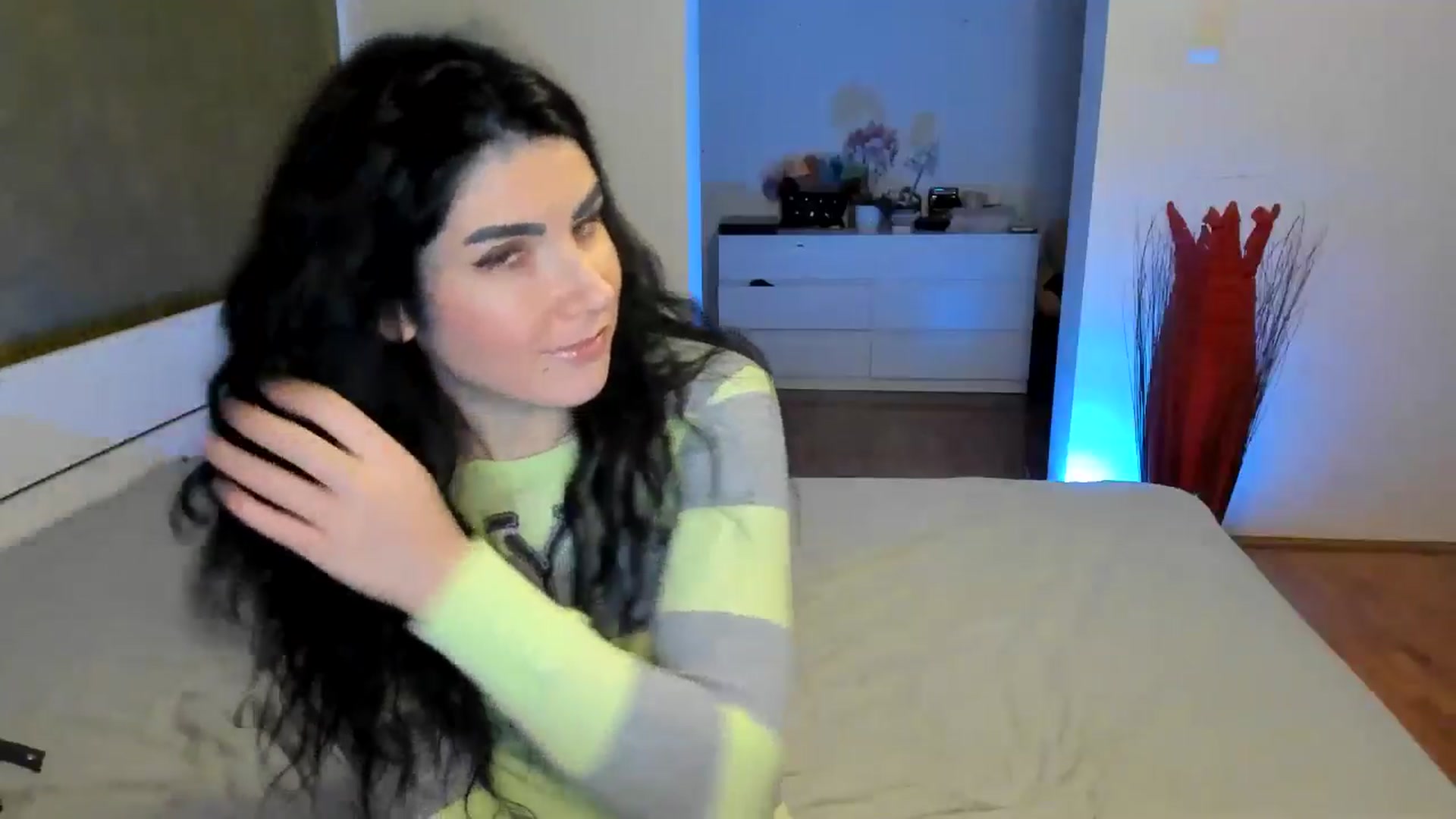 Gallery image thumbnail from SiouxPrincess's myfreecams stream on, 12/03/2024, 01:42 image 16 of 20