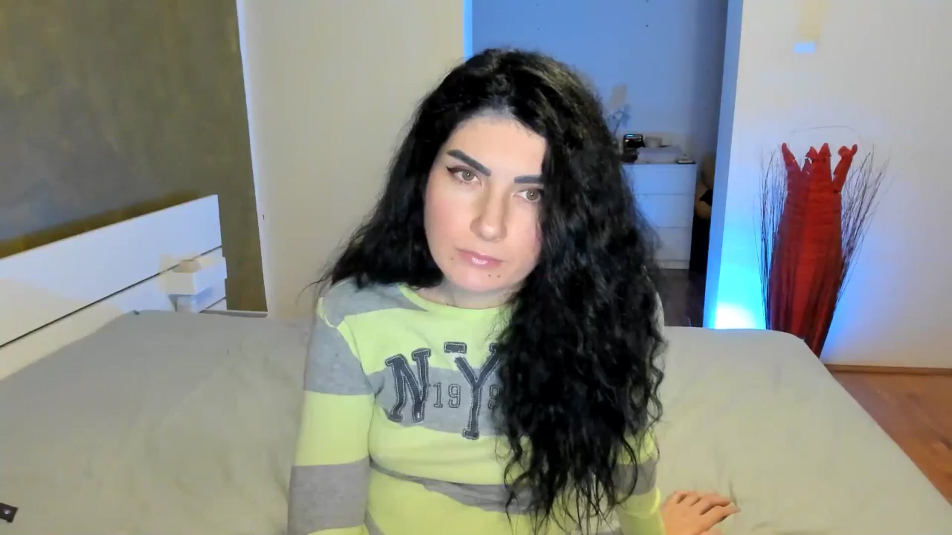 Gallery image thumbnail from SiouxPrincess's myfreecams stream on, 12/03/2024, 01:42 image 6 of 20