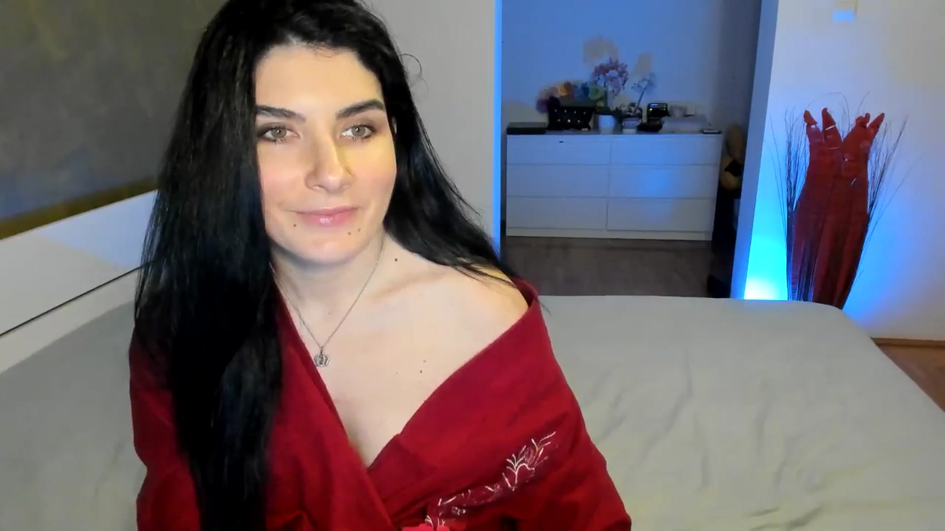 Gallery image thumbnail from SiouxPrincess's myfreecams stream on, 12/04/2024, 24:20 image 2 of 20