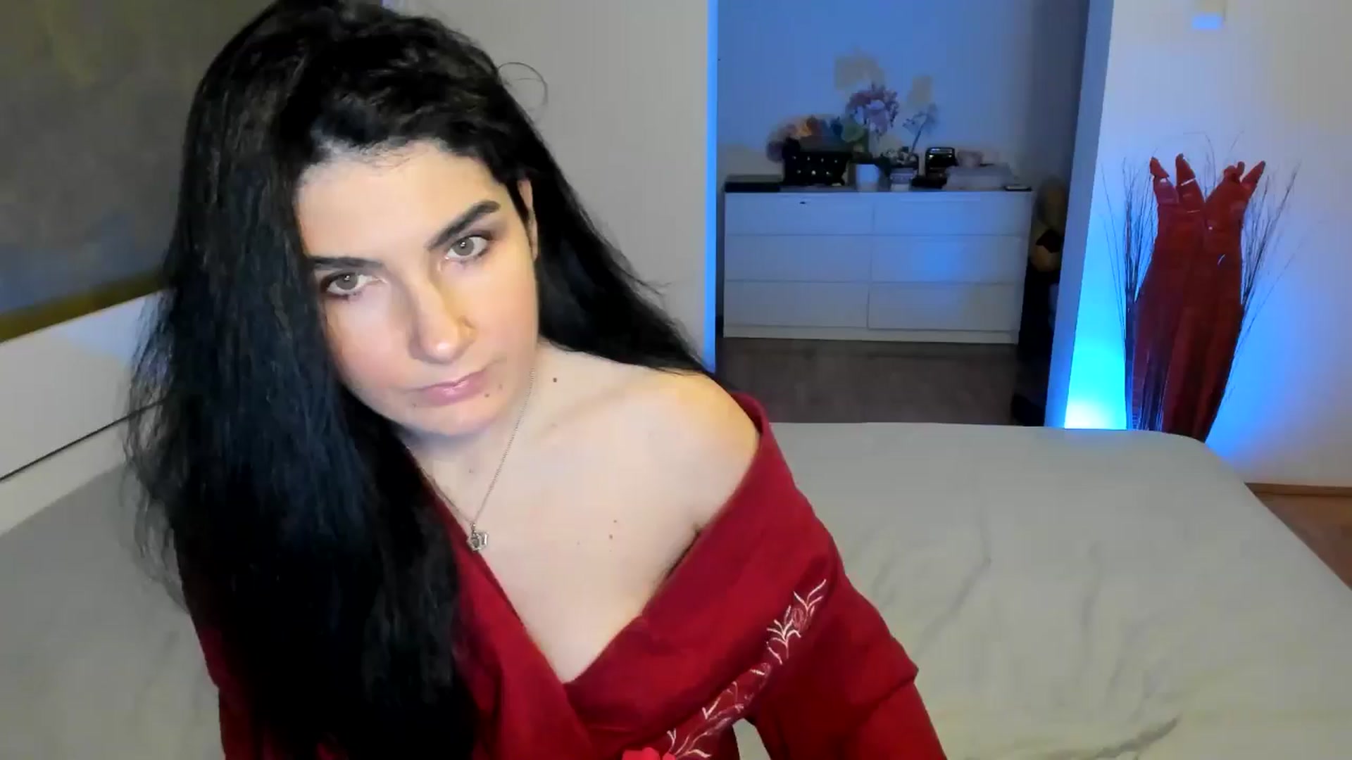 Gallery image thumbnail from SiouxPrincess's myfreecams stream on, 12/04/2024, 24:20 image 1 of 20