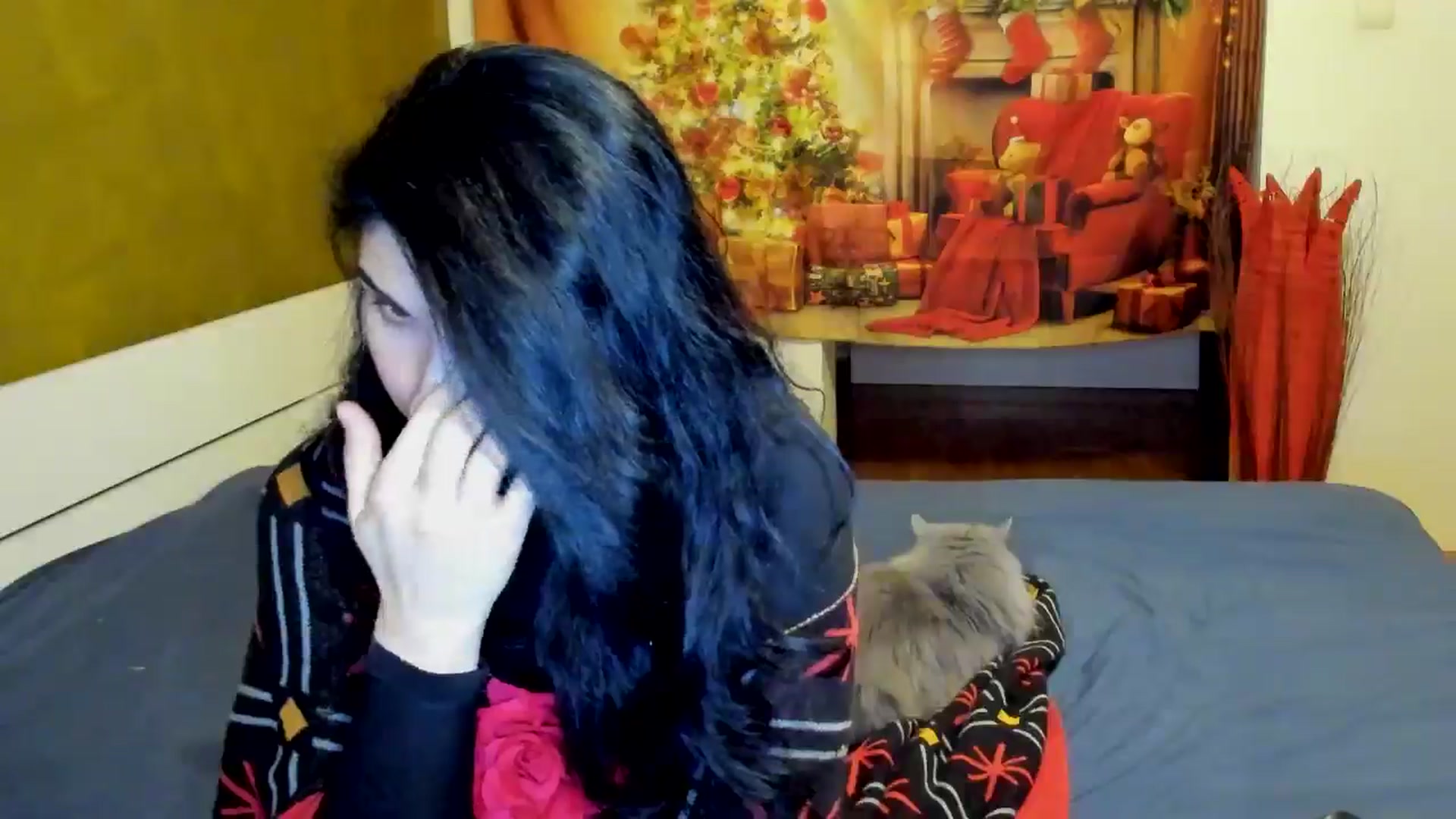 Gallery image thumbnail from SiouxPrincess's myfreecams stream on, 12/19/2024, 23:21 image 14 of 20