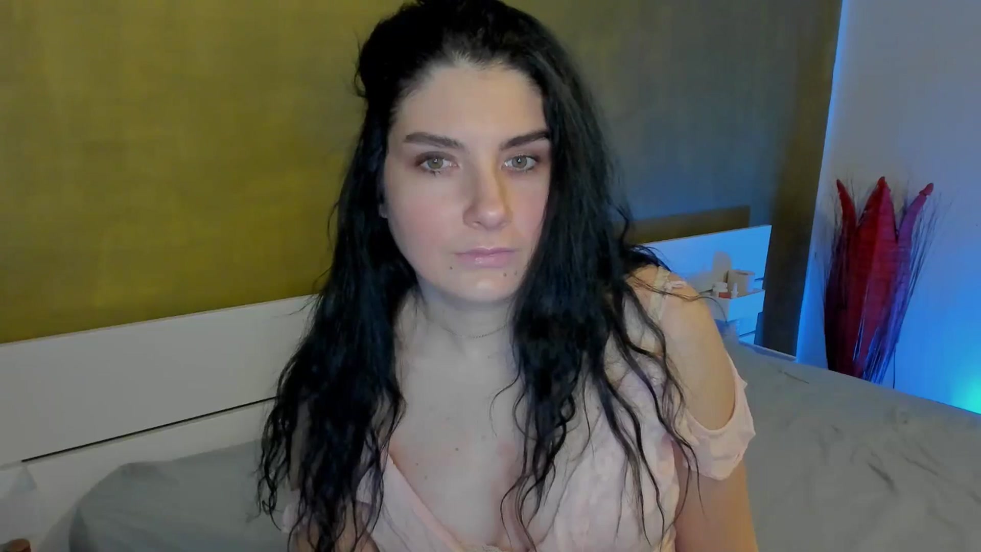 Gallery image thumbnail from SiouxPrincess's myfreecams stream on, 01/16/2025, 01:44 image 17 of 20