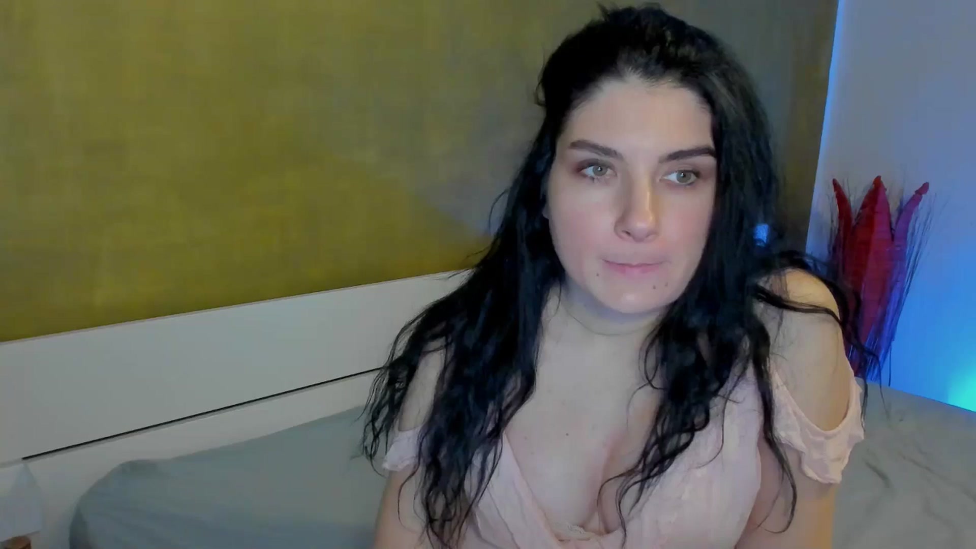 Gallery image thumbnail from SiouxPrincess's myfreecams stream on, 01/16/2025, 01:44 image 16 of 20